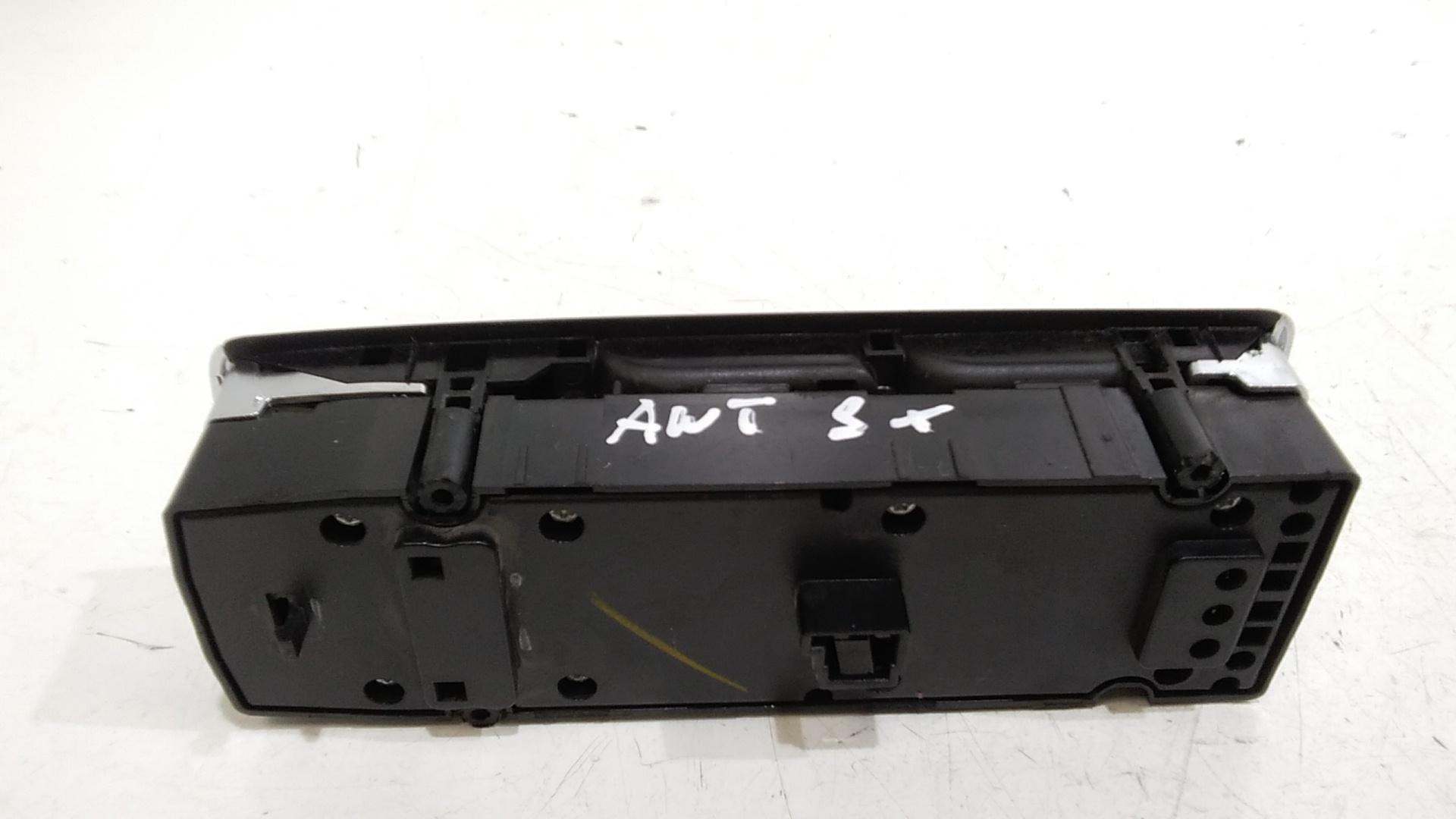 Interruttore Alzacristalli Porta Ant. Sinistro Usato