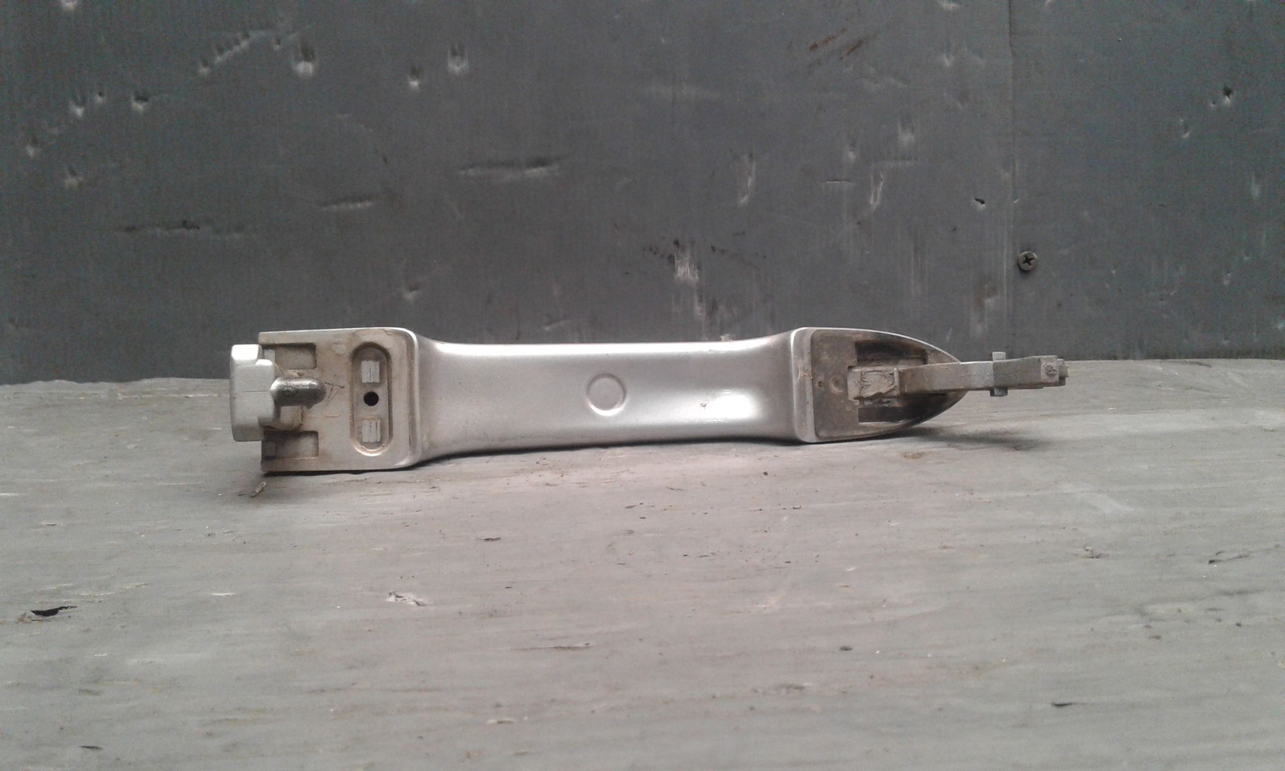 Maniglia Porta Ant. Destro 80642AV600 Usato