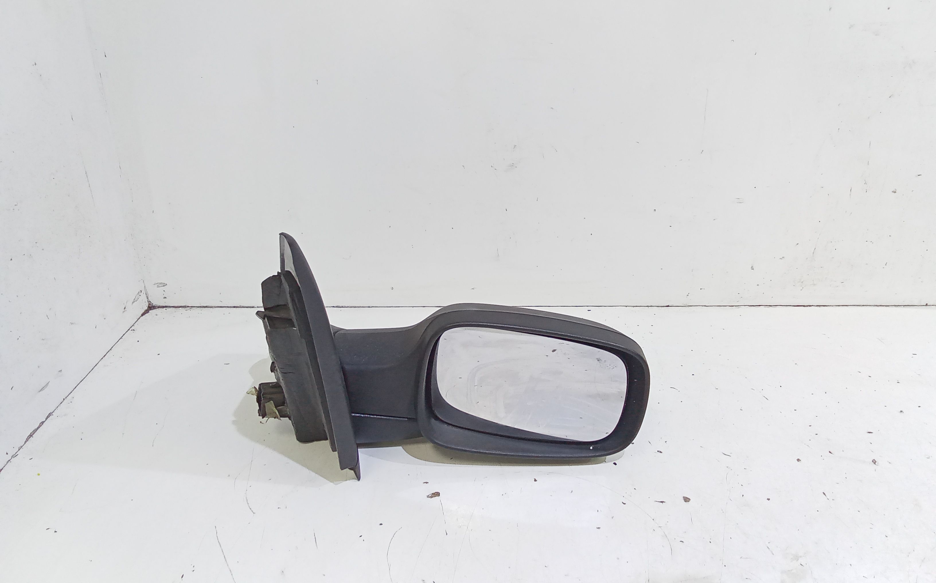 Retrovisore Est. Destro 7701054686 Usato