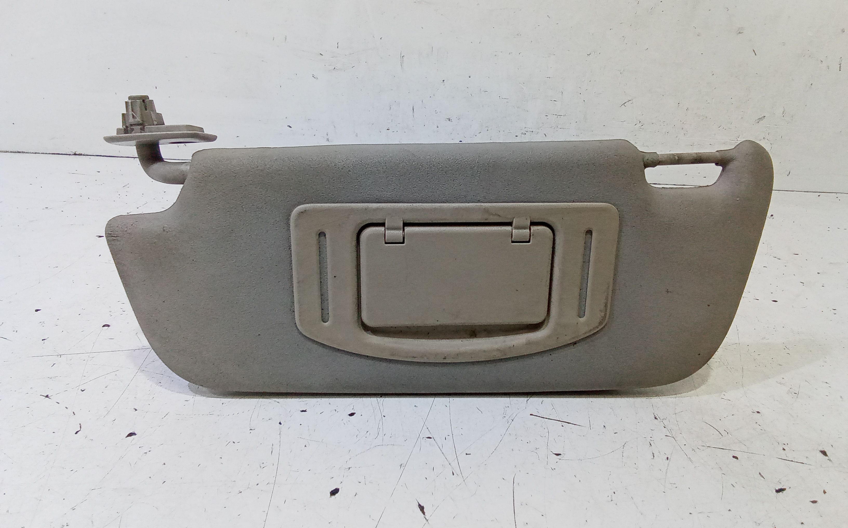 Aletta Parasole Parabrezza Sinistro A4548100910CH0A Usato