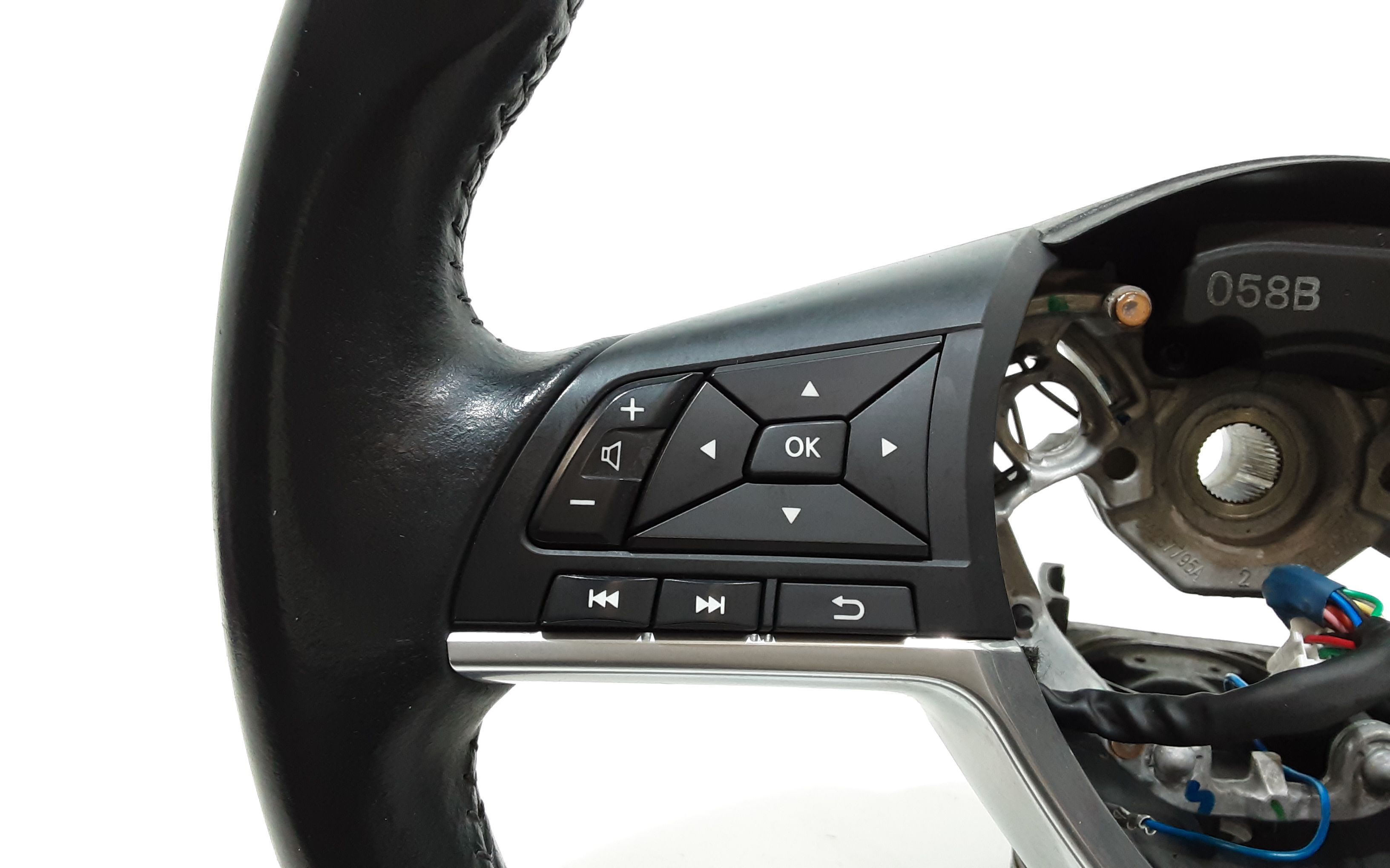 Volante 484304EJ1A Usato