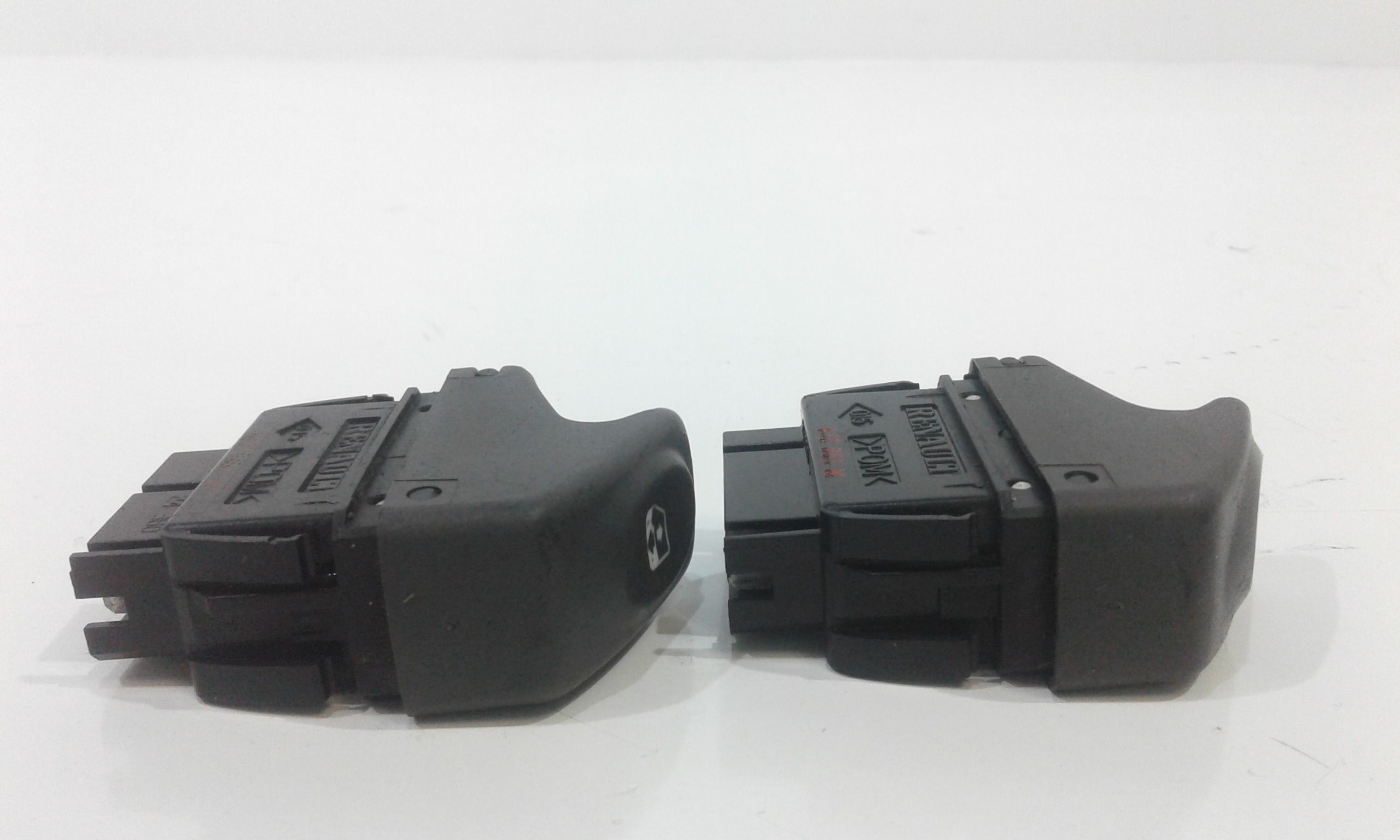 Interruttore Alzacristalli Porta Ant. Sinistro 7700432963 Usato