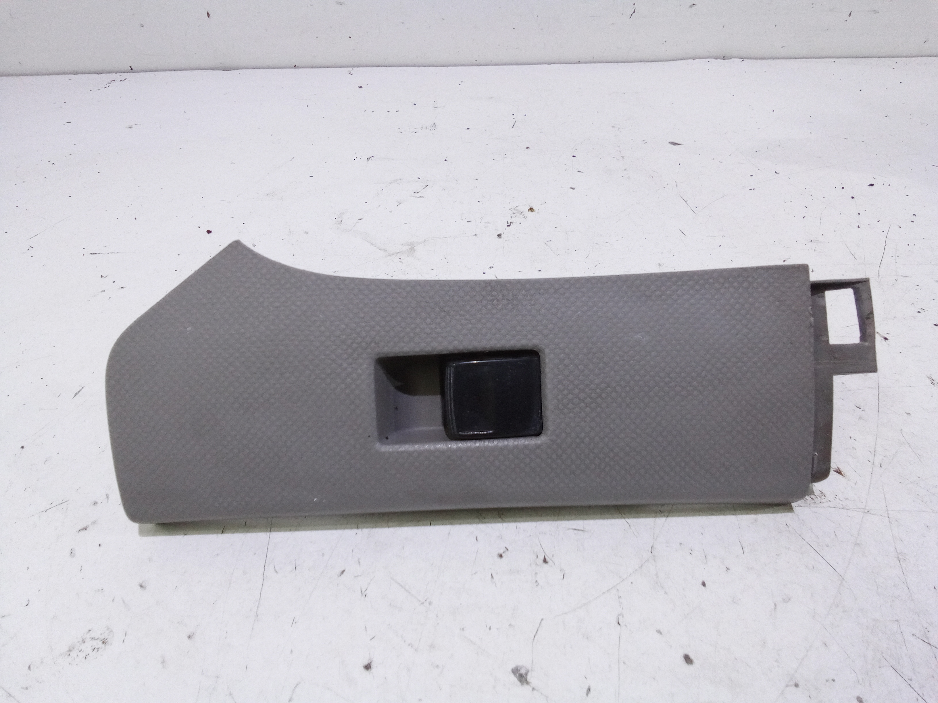 Interruttore Alzacristalli Porta Ant. Destro Usato