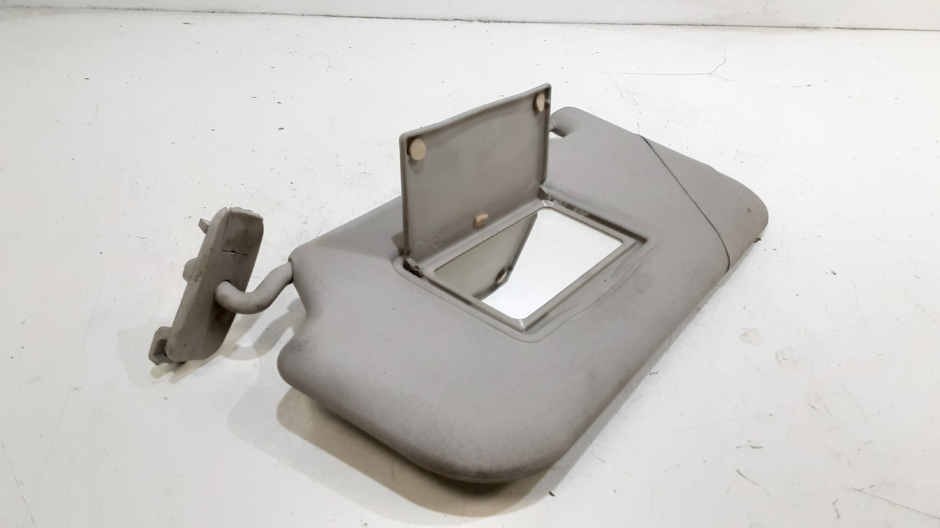 Aletta Parasole Parabrezza Sinistro 2019050 Usato