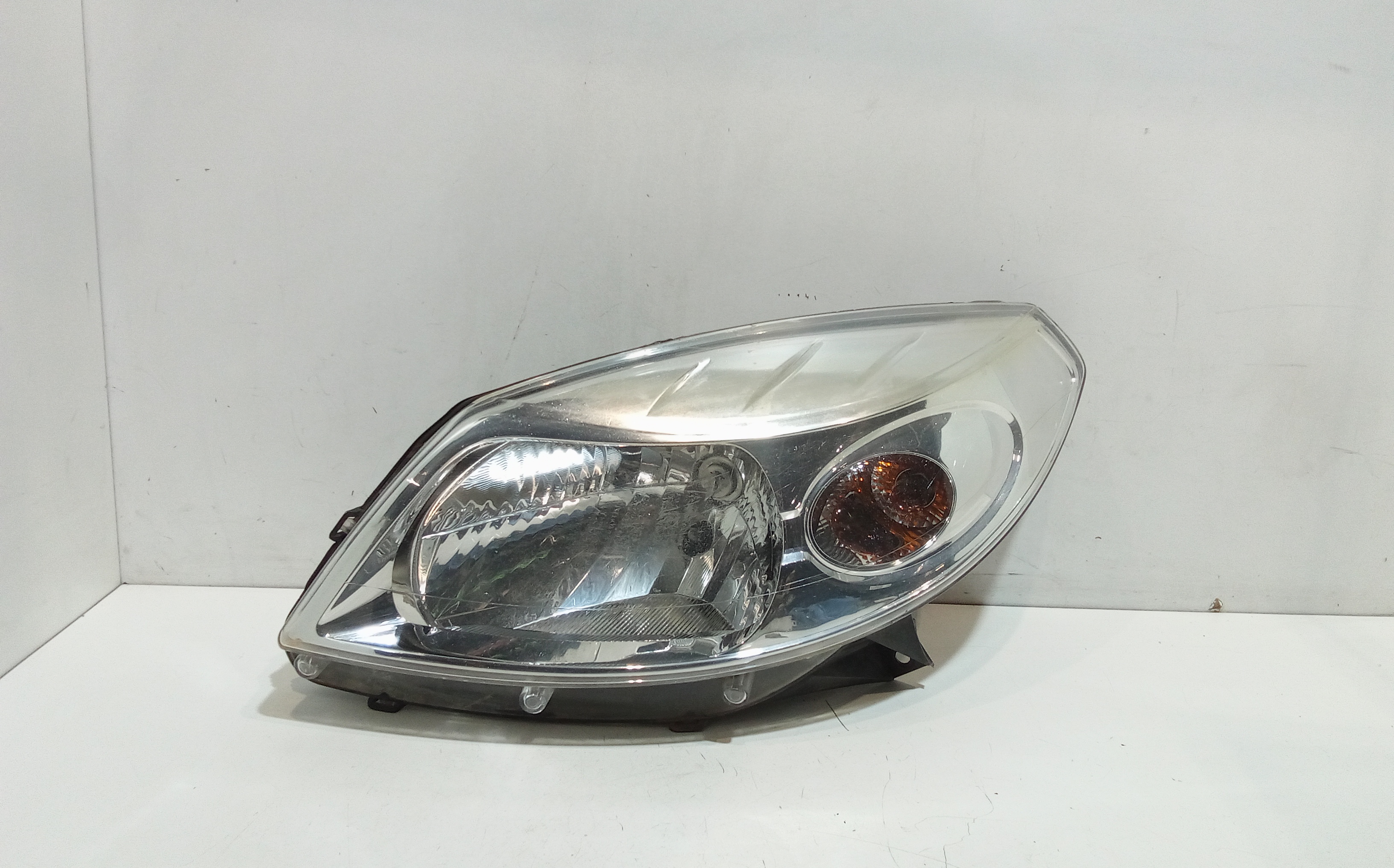 Proiettore Sinistro 8200733878 Usato