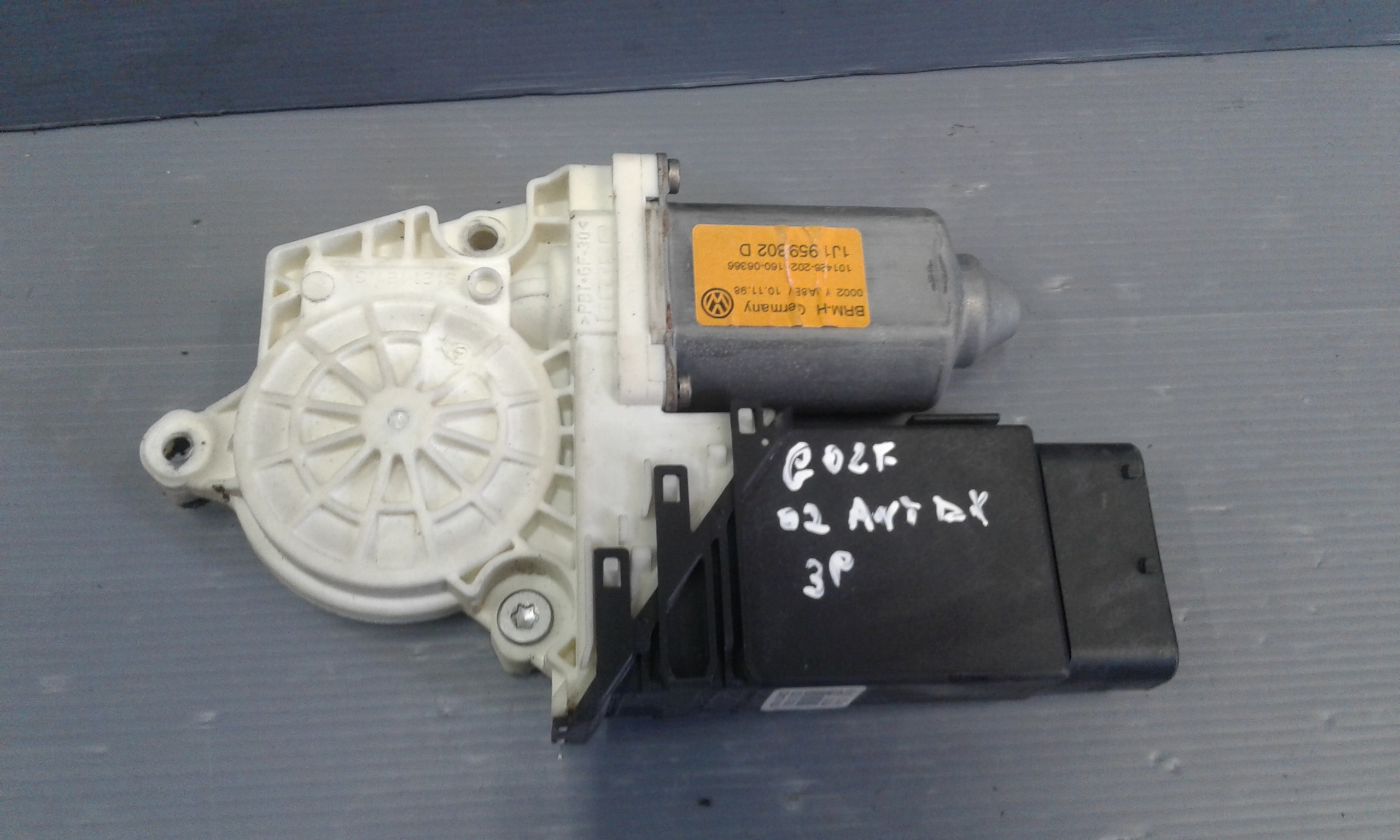 Motorino Alzacristallo Porta Ant. Destro 1C0959802C017 Usato