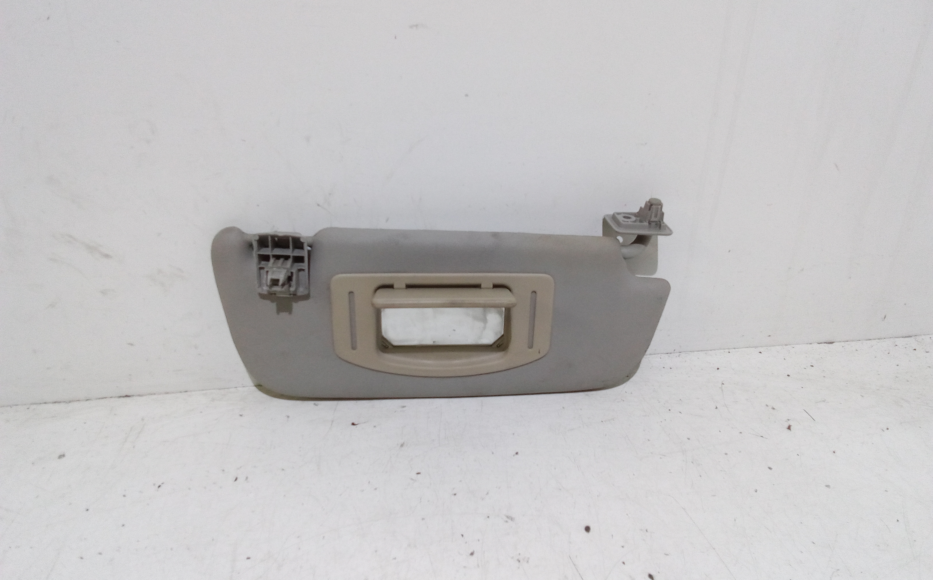 Aletta Parasole Parabrezza Destro A4548100410CH0A Usato