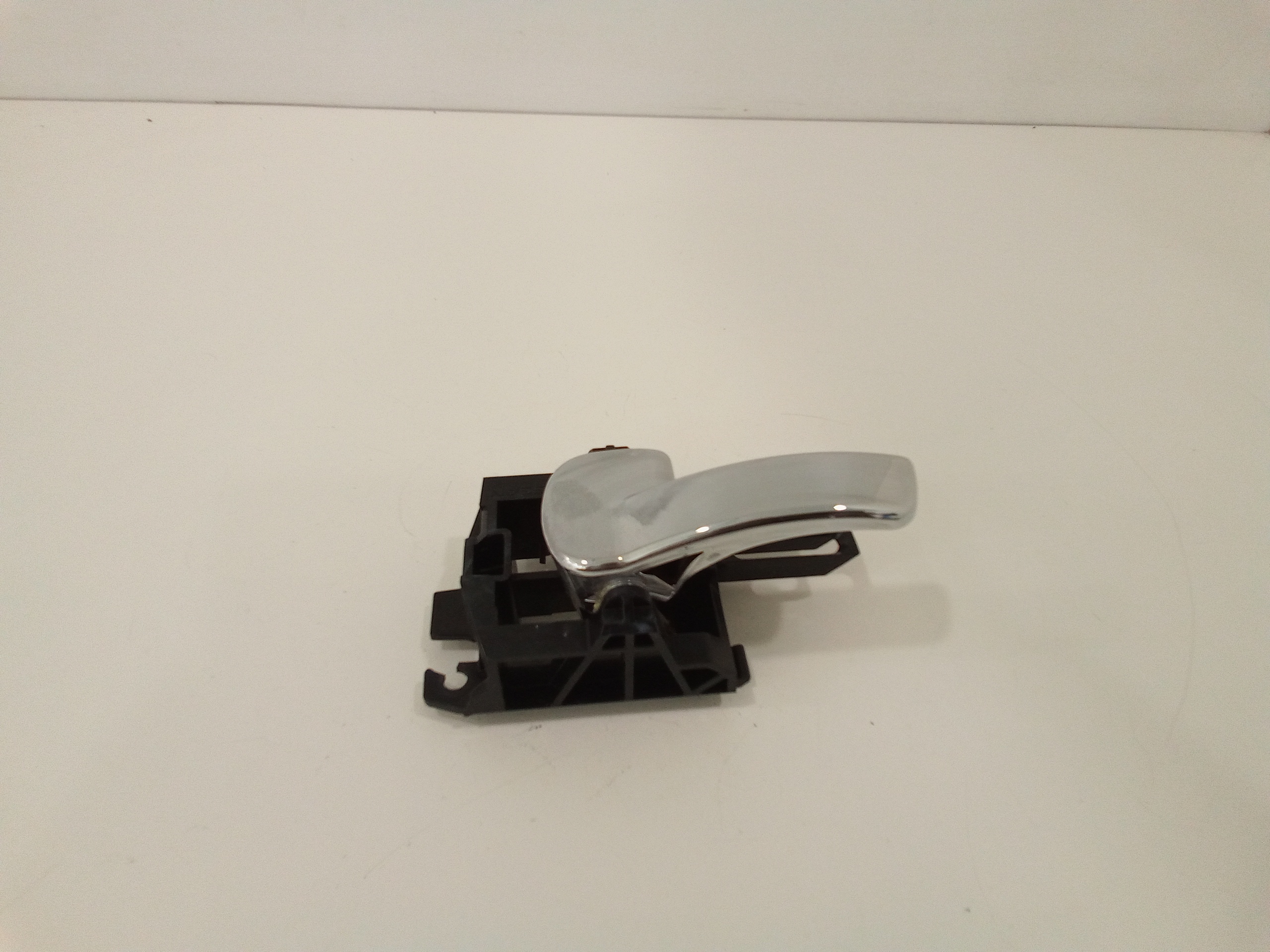 Maniglia Int. Apertura Porta Ant. Sinistro 80671JD00C Usato