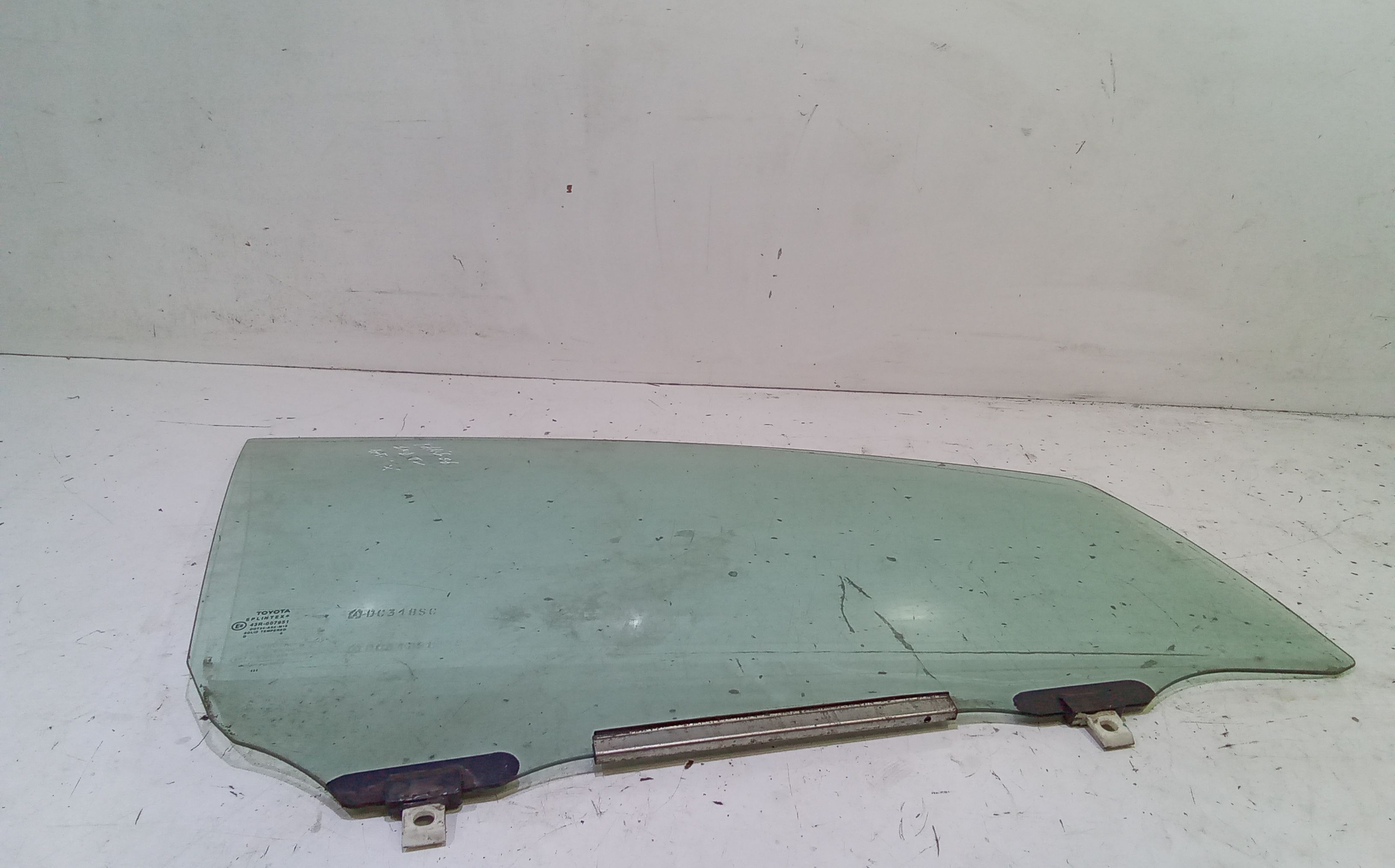 Scendente Porta Ant. Destro 6811052180 Usato