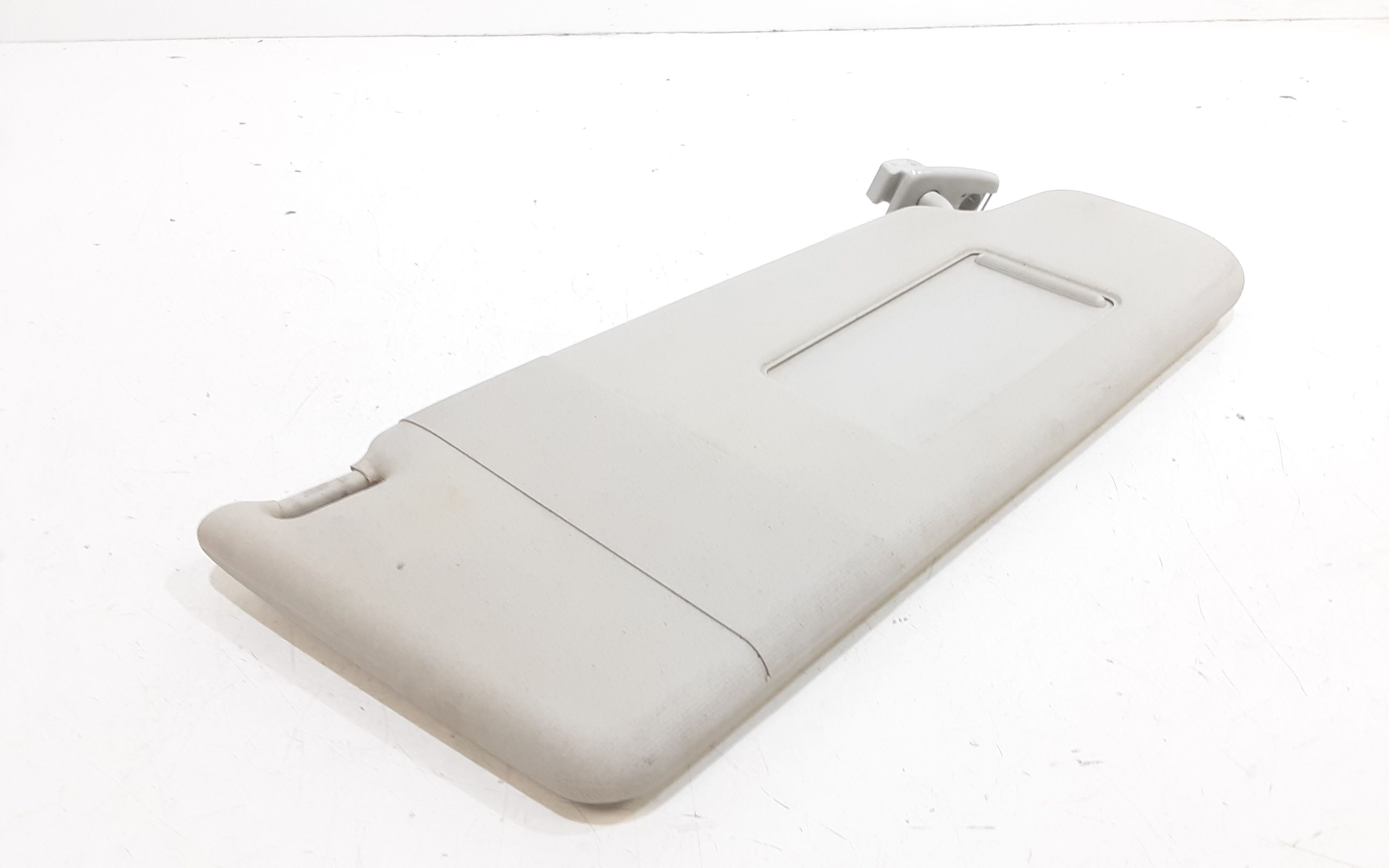 Aletta Parasole Parabrezza Destro 1K0857552L2F4 Usato