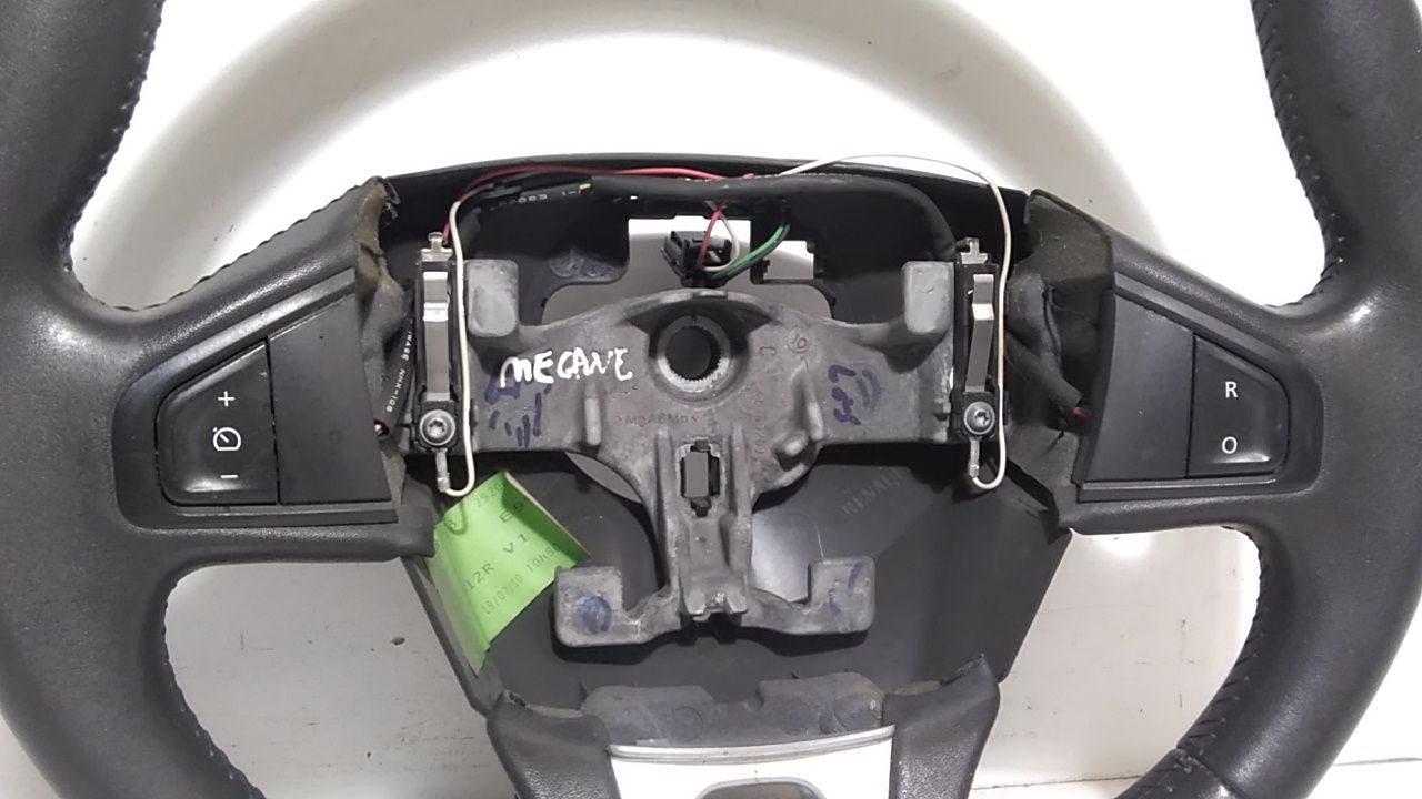 Volante 484005500R Usato