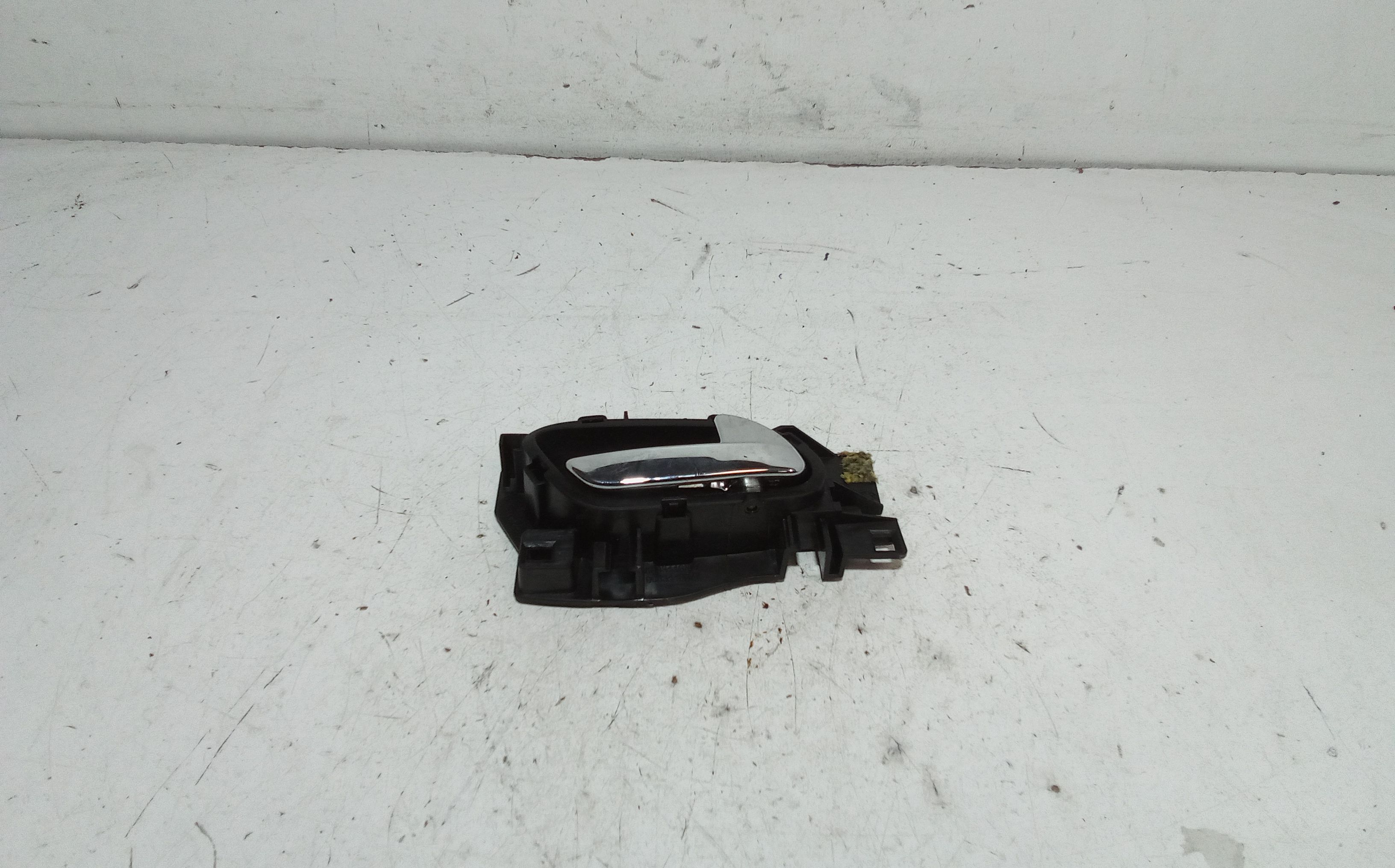 Maniglia Int. Apertura Porta Post. Destro 96834460VV Usato