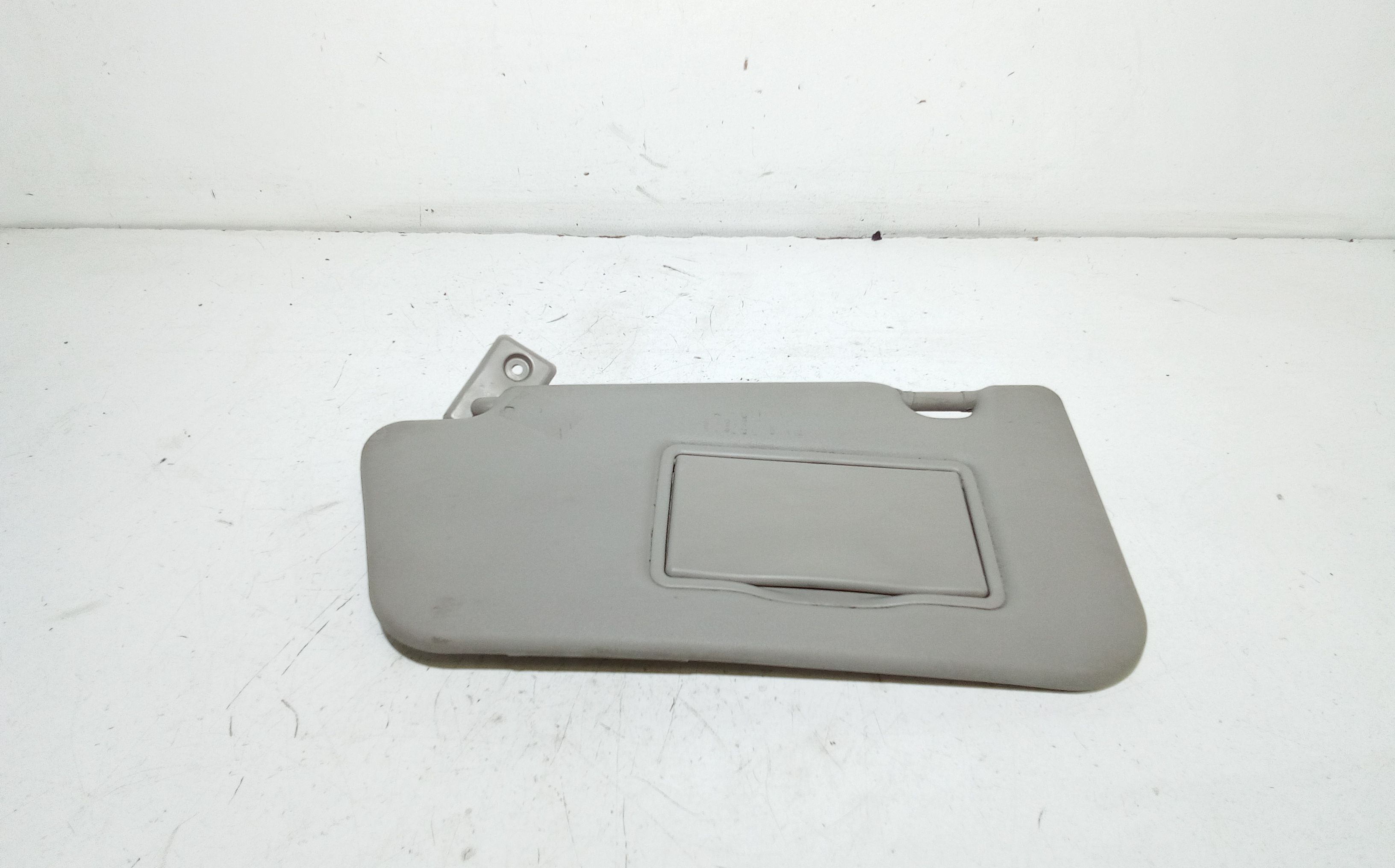 Aletta Parasole Parabrezza Sinistro 964011F514 Usato