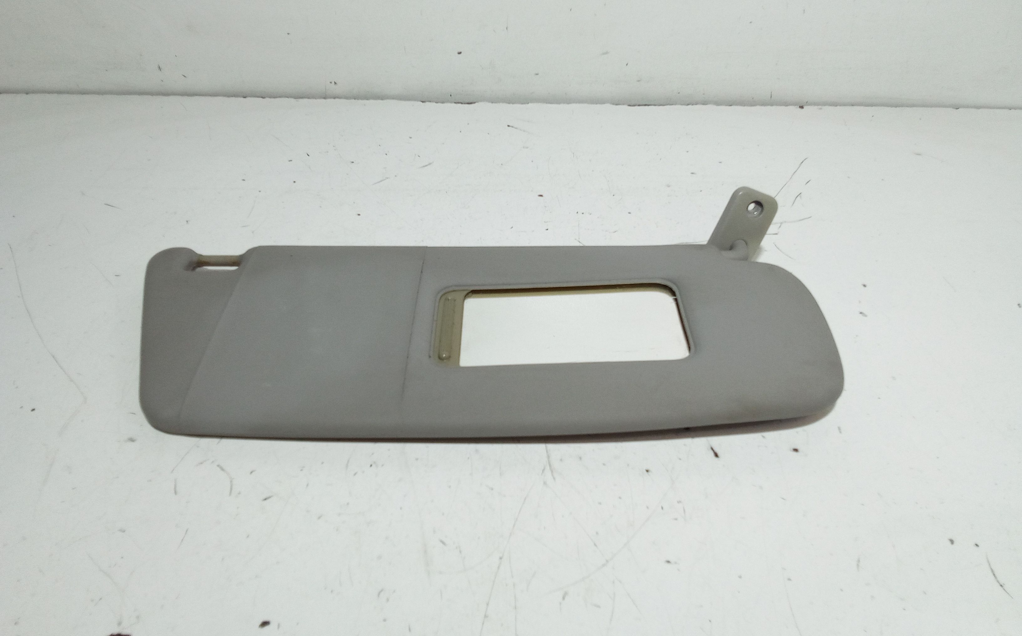 Aletta Parasole Parabrezza Destro 13130073 Usato