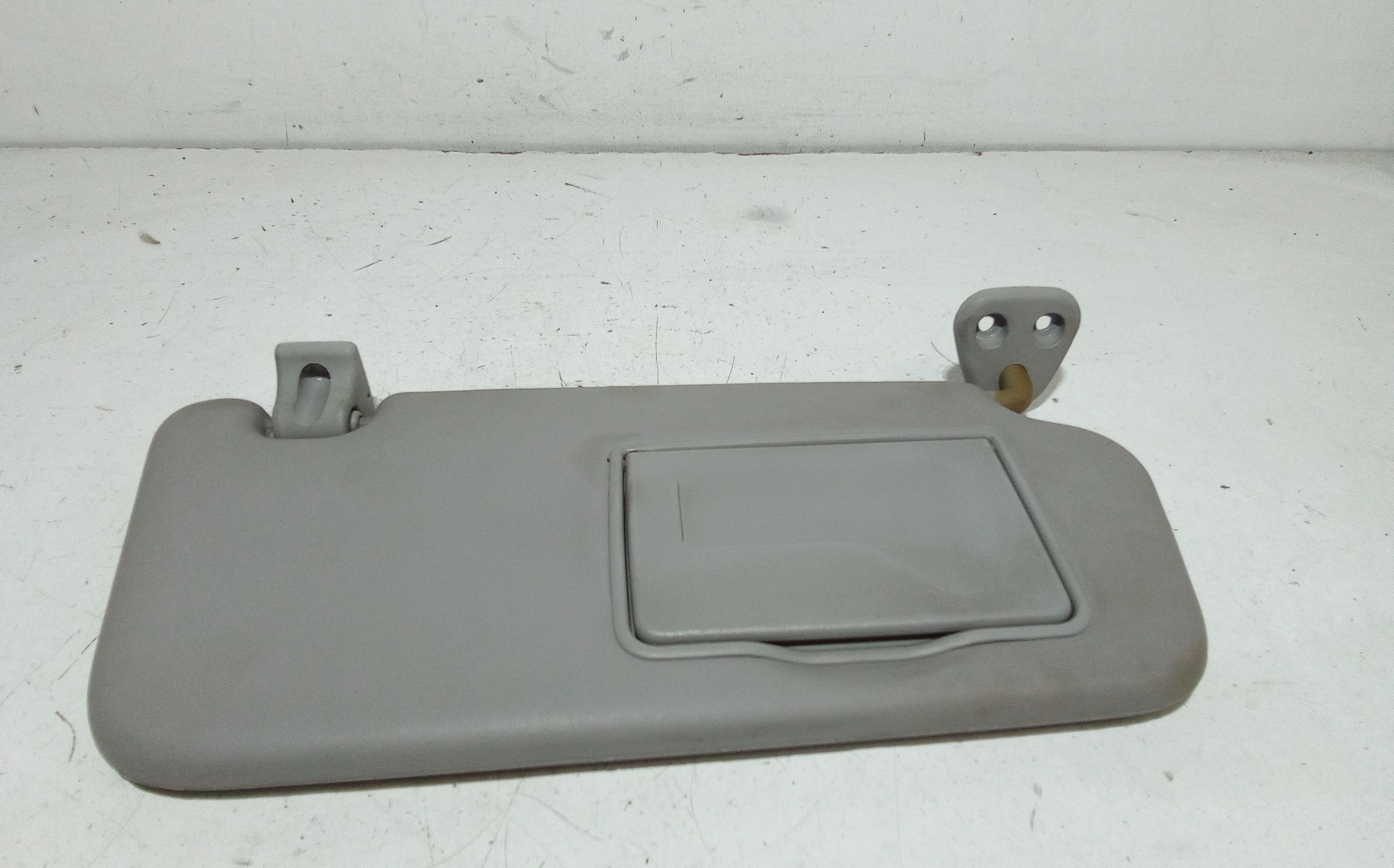 Aletta Parasole Parabrezza Destro 852201G100LX Usato