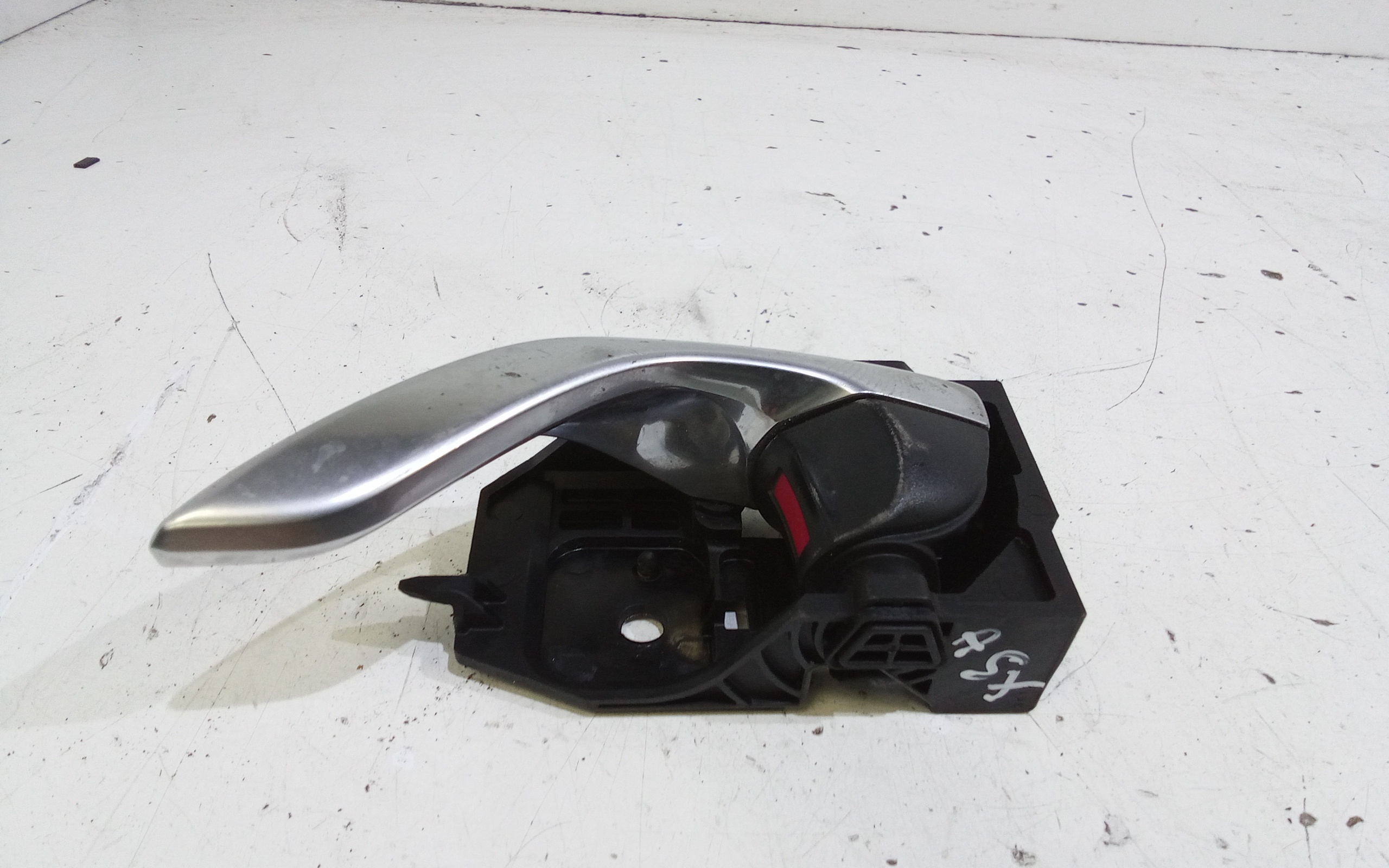 Maniglia Int. Apertura Porta Ant. Sinistro KD5359330C Usato