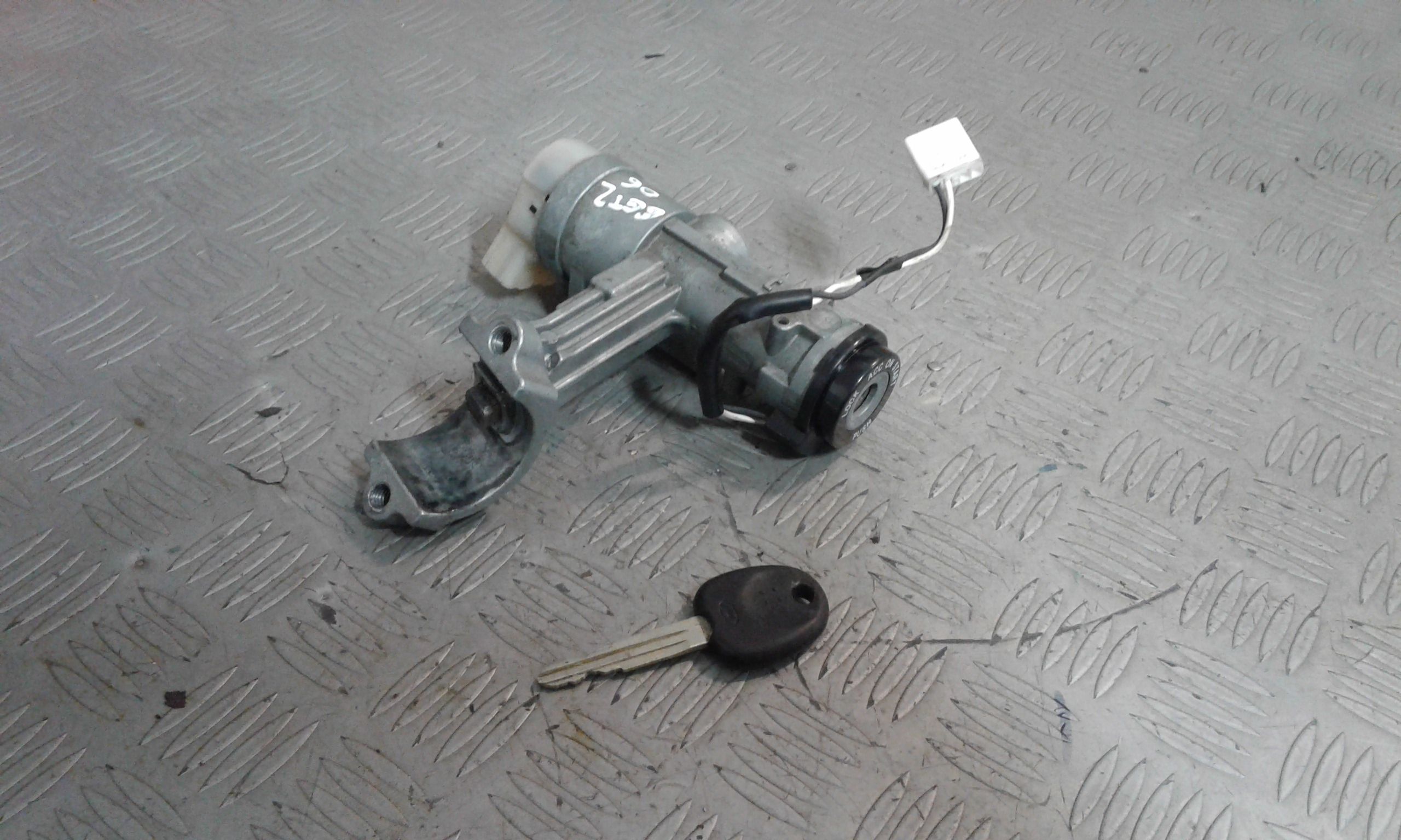 Commutatore Avviamento Con Cilindretti Serrature Usato