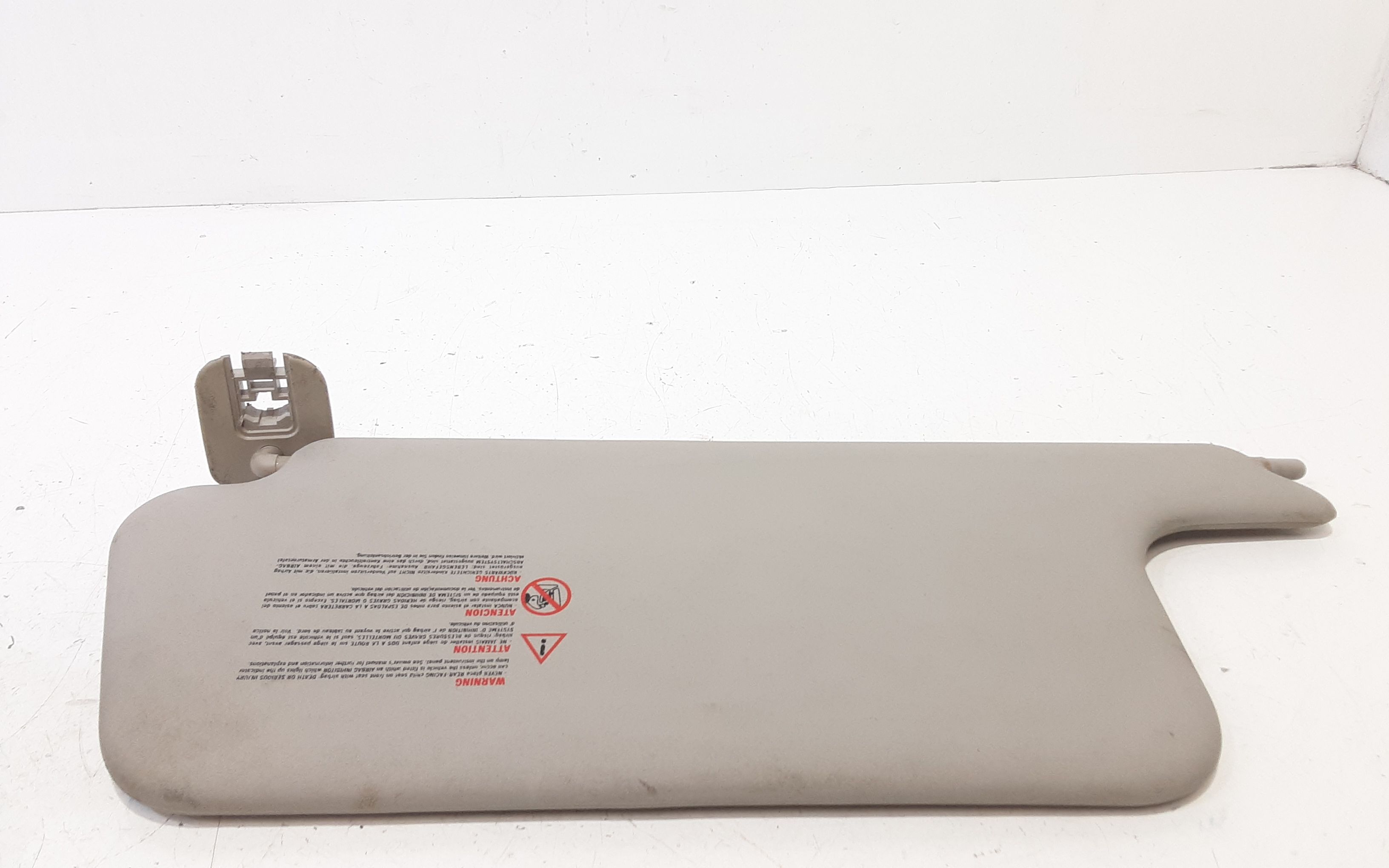 Aletta Parasole Parabrezza Destro 8200246822 Usato