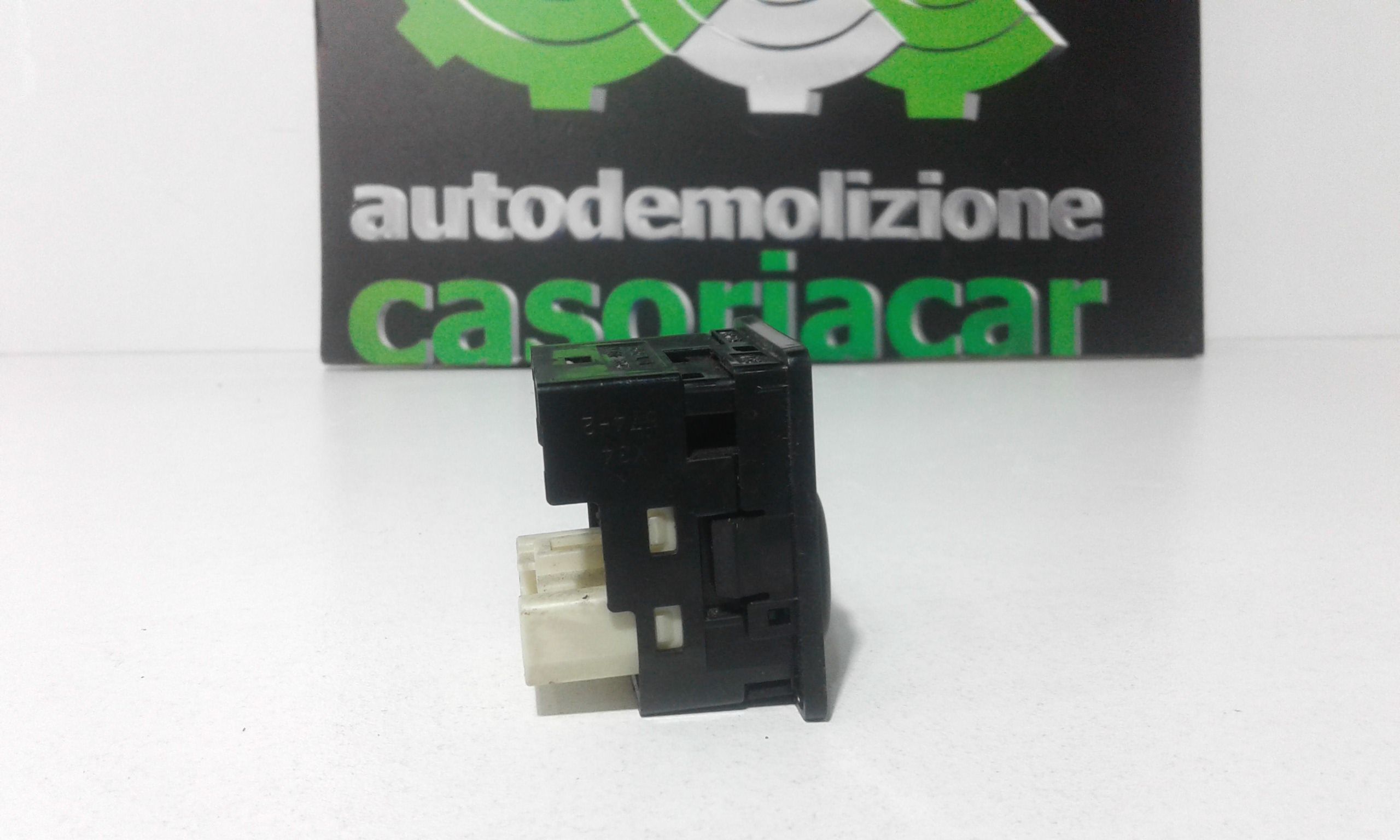 Interruttore Regolazione Retrovisore Est. 8487034010 Usato