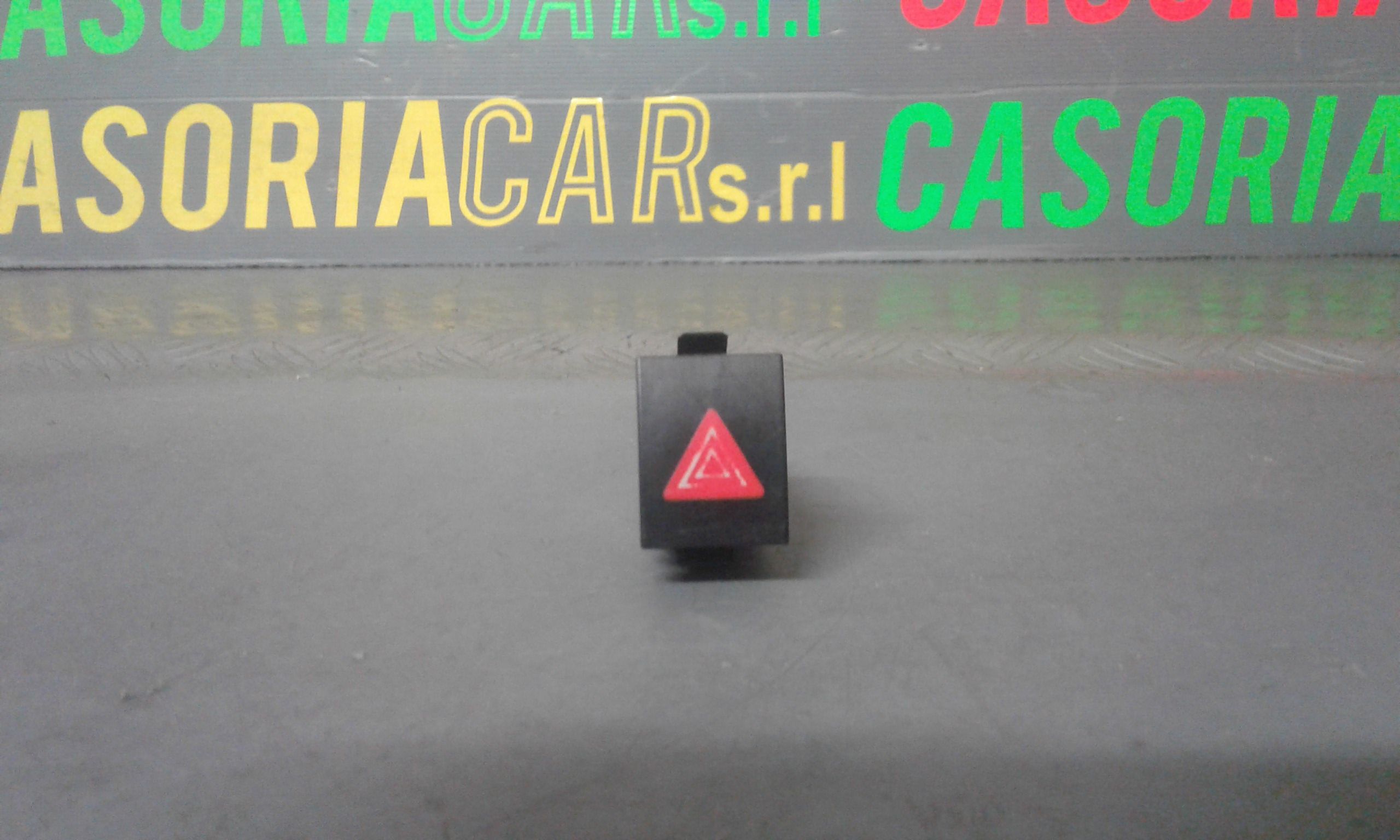 Interruttore Luci Emergenza 6Q0953235A9B9 Usato