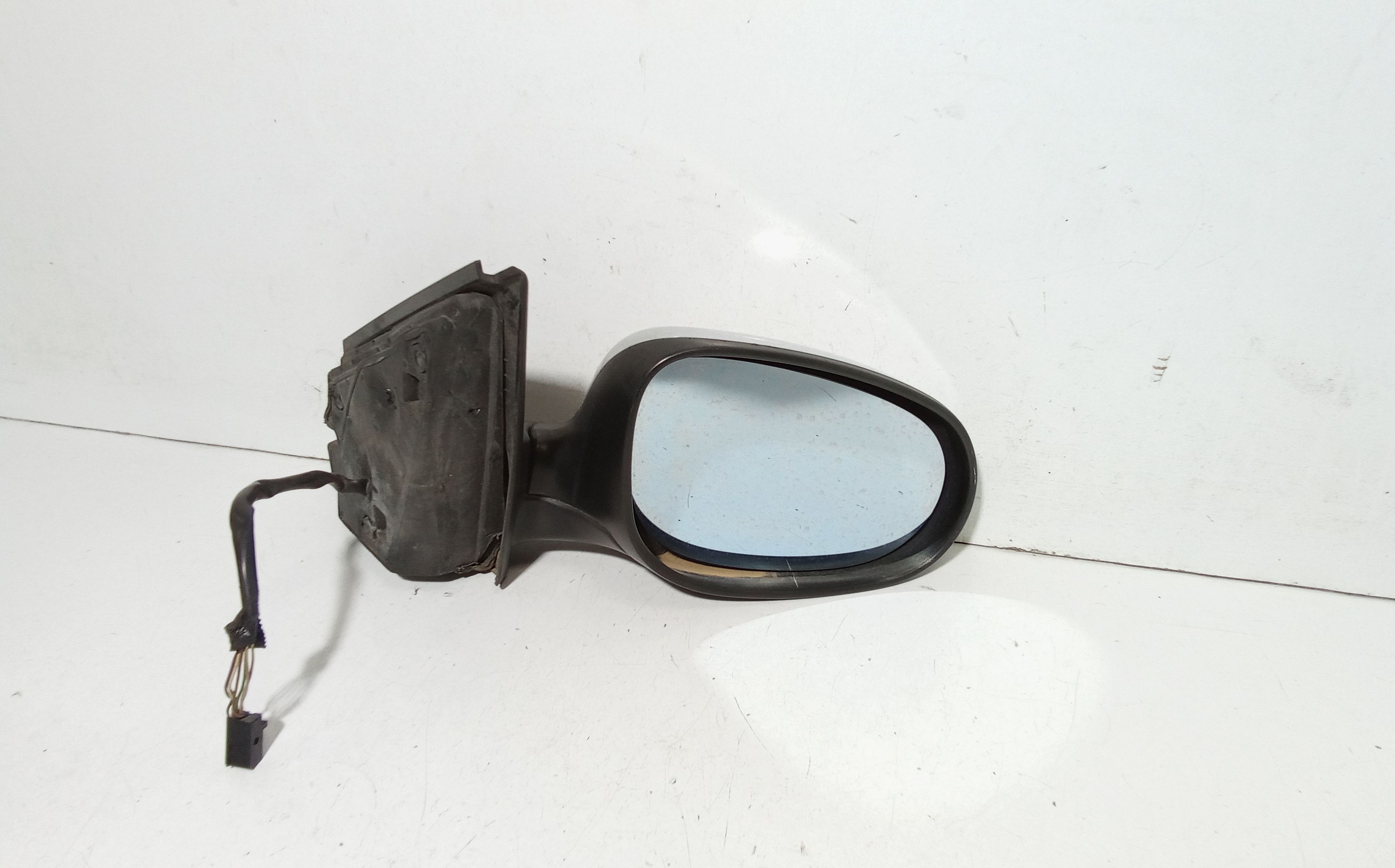 Retrovisore Est. Destro Usato