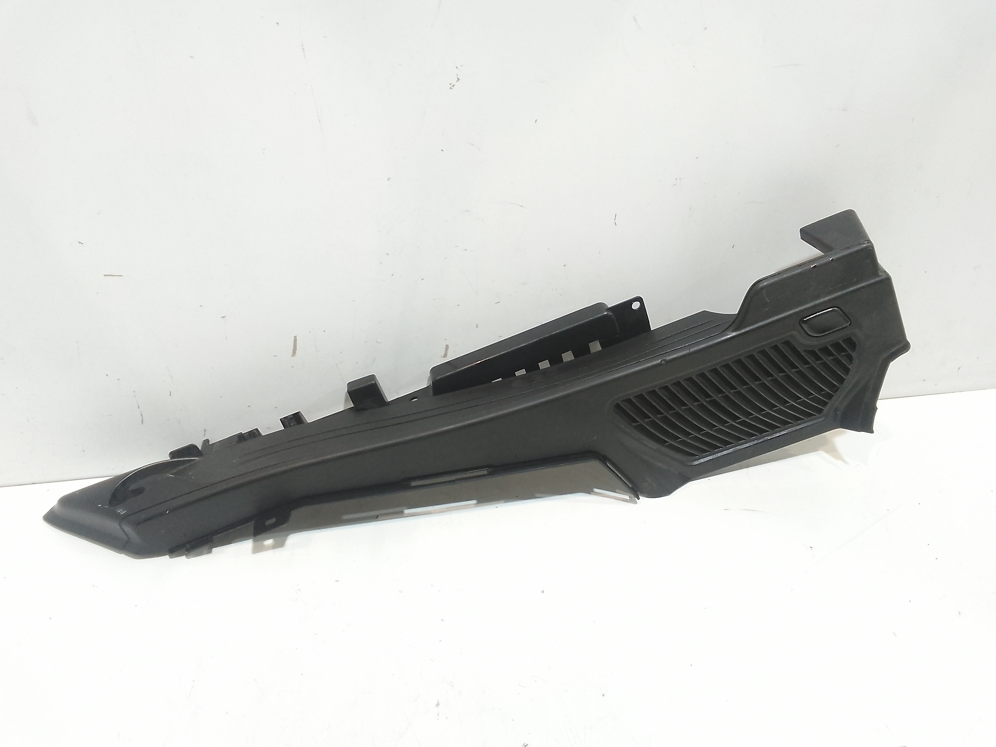 Parapetto Bagagliaio Posteriore Destro Usato