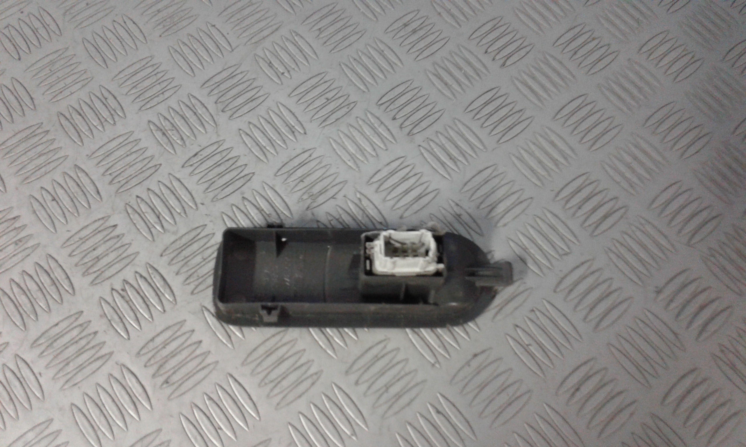 Interruttore Alzacristalli Porta Ant. Destro 8200220511 Usato