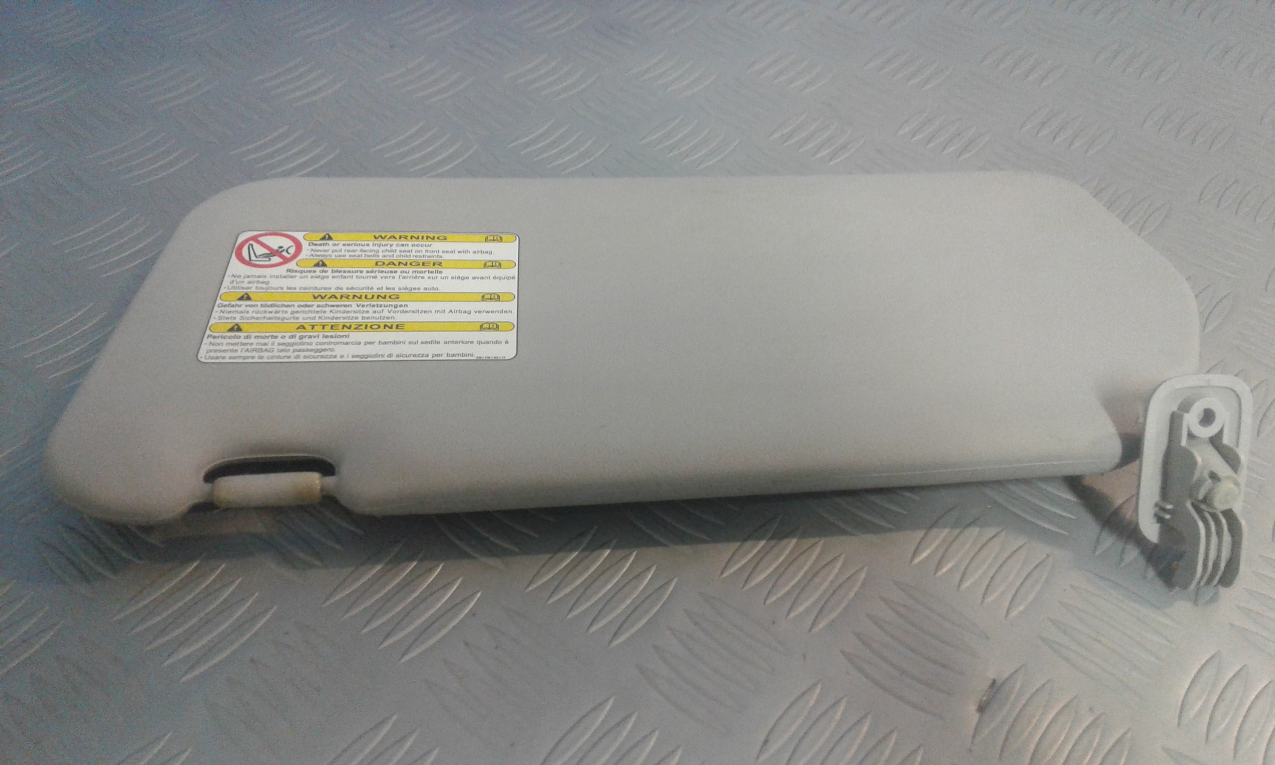 Aletta Parasole Parabrezza Destro CE456927075 Usato