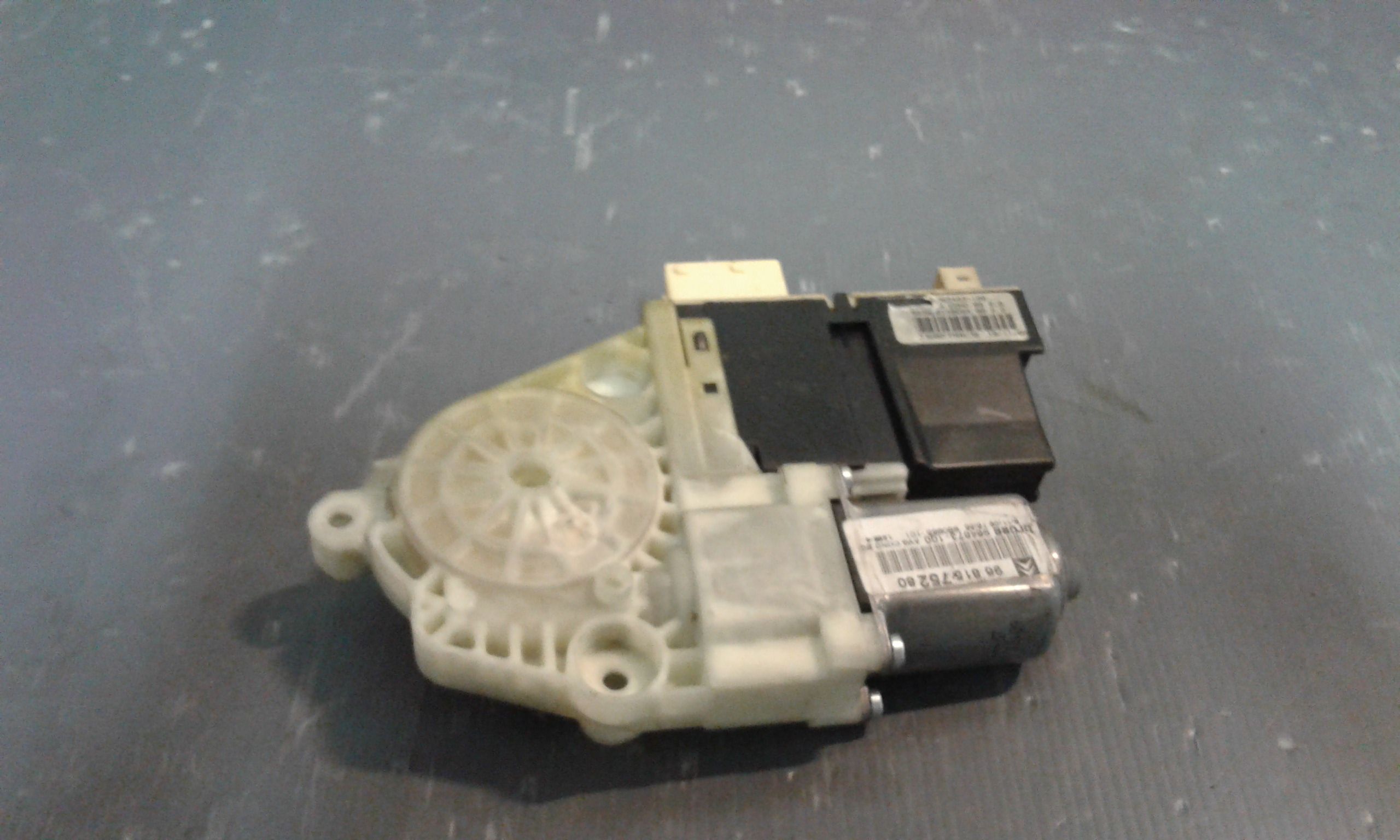 Motorino Alzacristallo Porta Ant. Sinistro 9221AW Usato