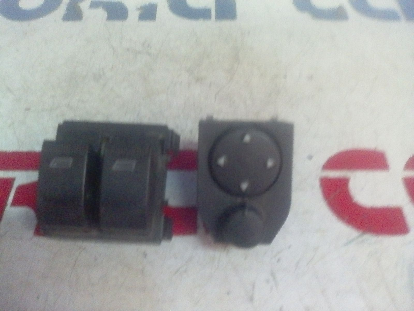 Interruttore Alzacristalli Porta Ant. Sinistro Usato