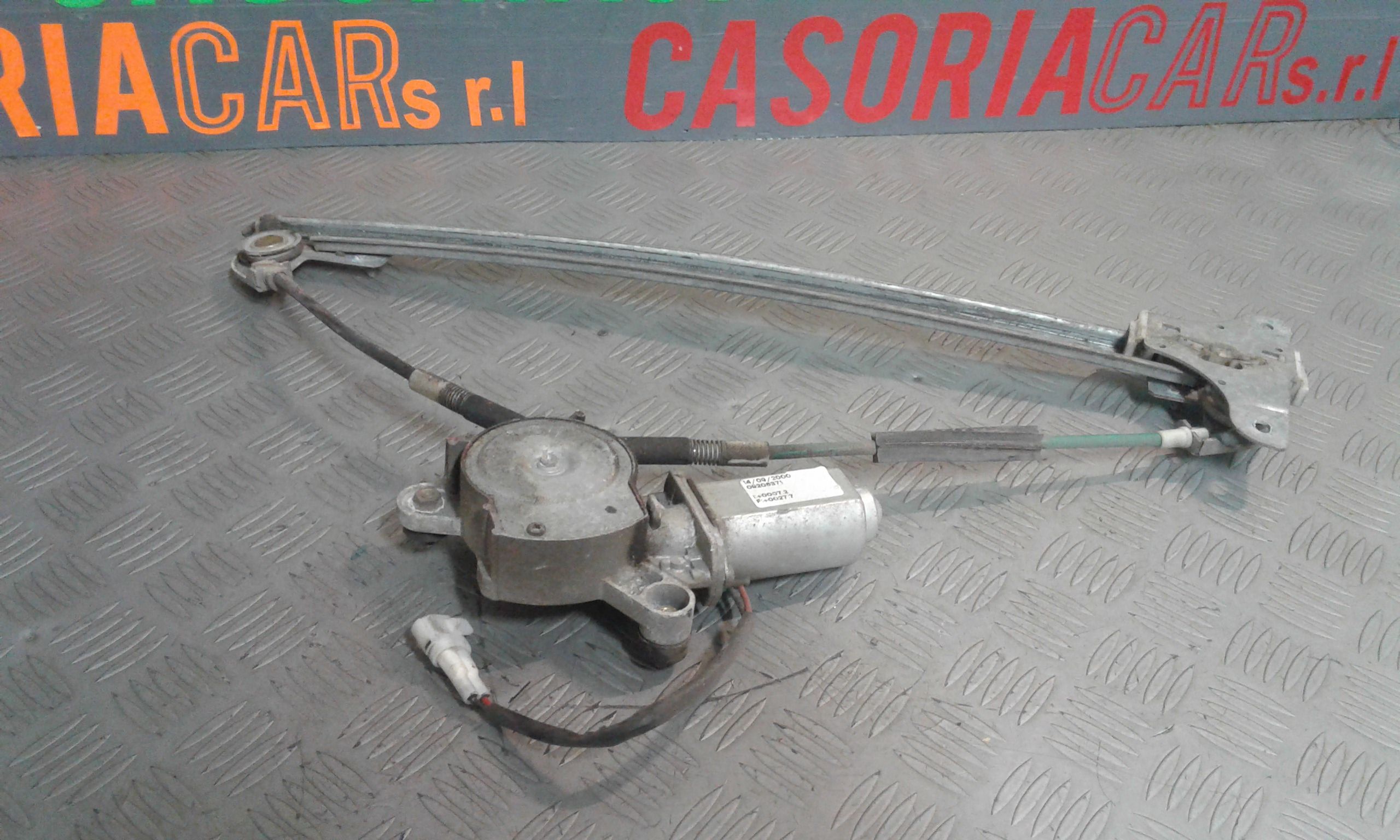 Alzacristallo Porta Ant. Destro 9206363 Usato