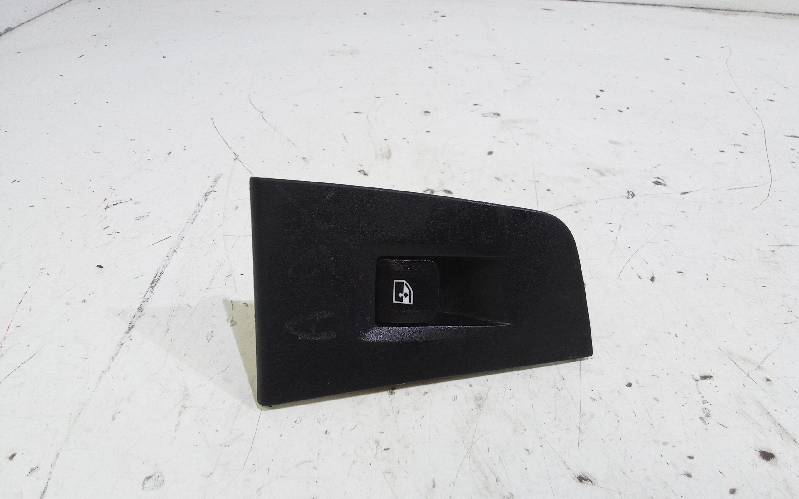 Interruttore Alzacristalli Porta Ant. Destro Usato