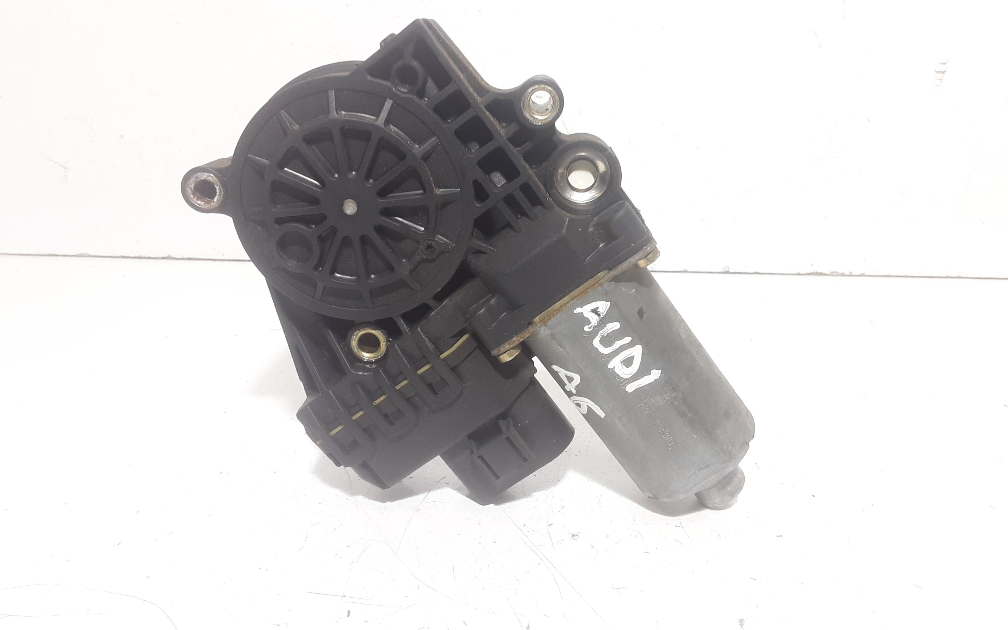 Motorino Alzacristallo Porta Ant. Destro 4B0959802E Usato