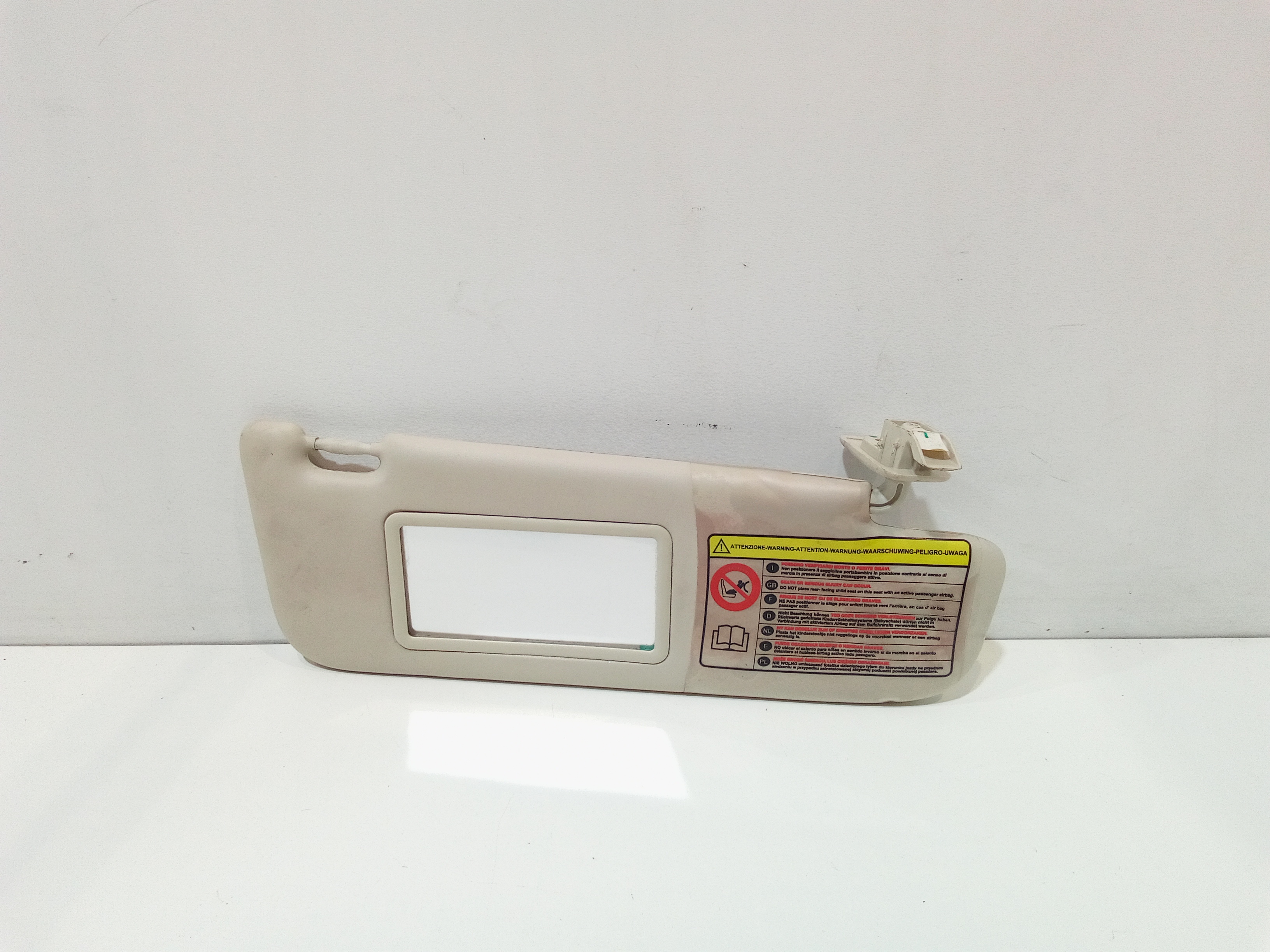 Aletta Parasole Parabrezza Destro 735452613 Usato