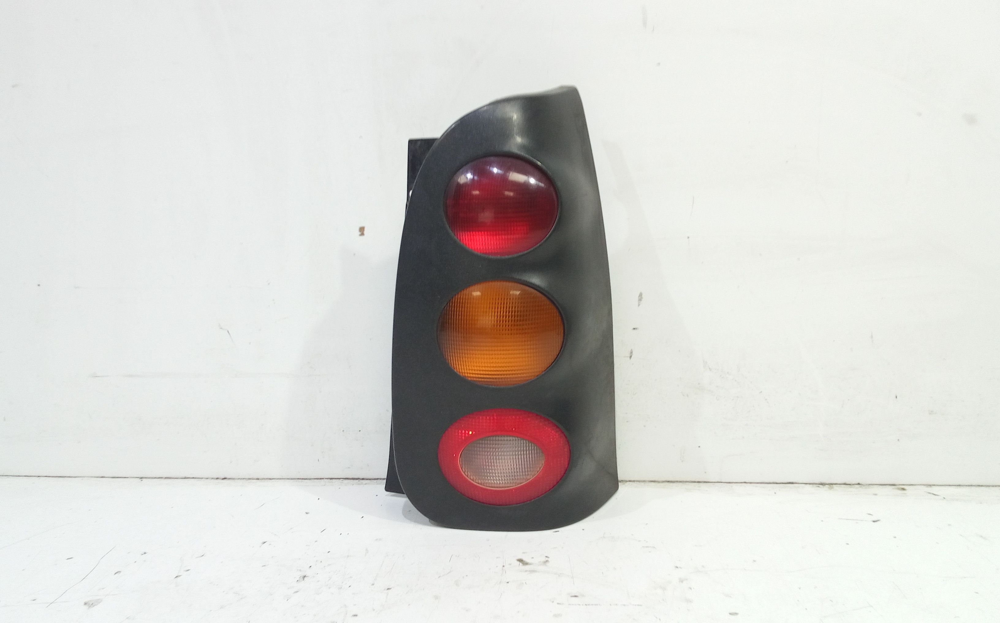 Fanale Post. Destro Q0012861V001000000 Usato