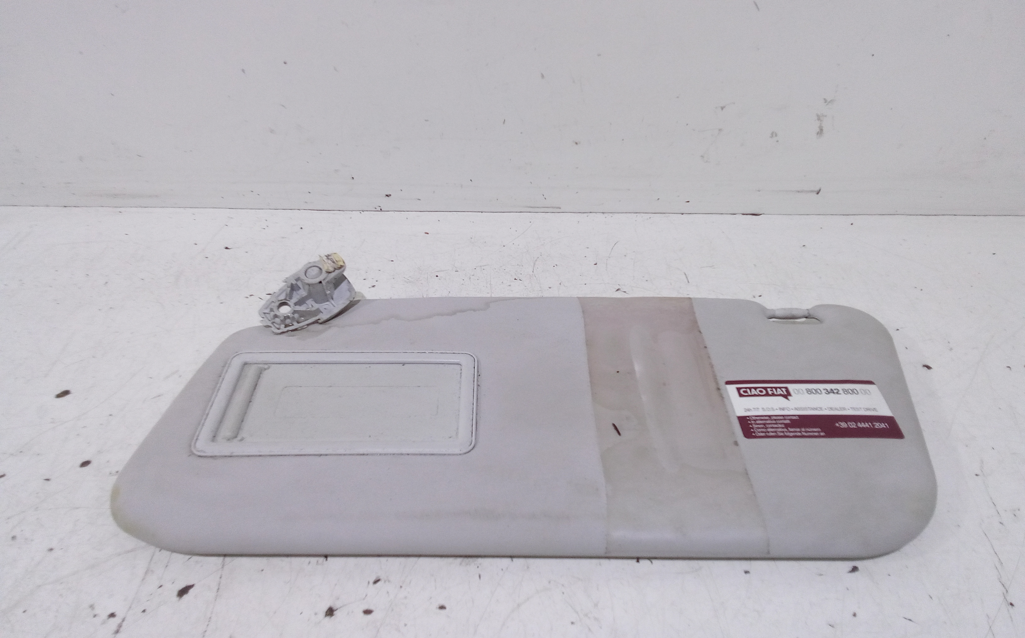 Aletta Parasole Parabrezza Sinistro 735595115 Usato