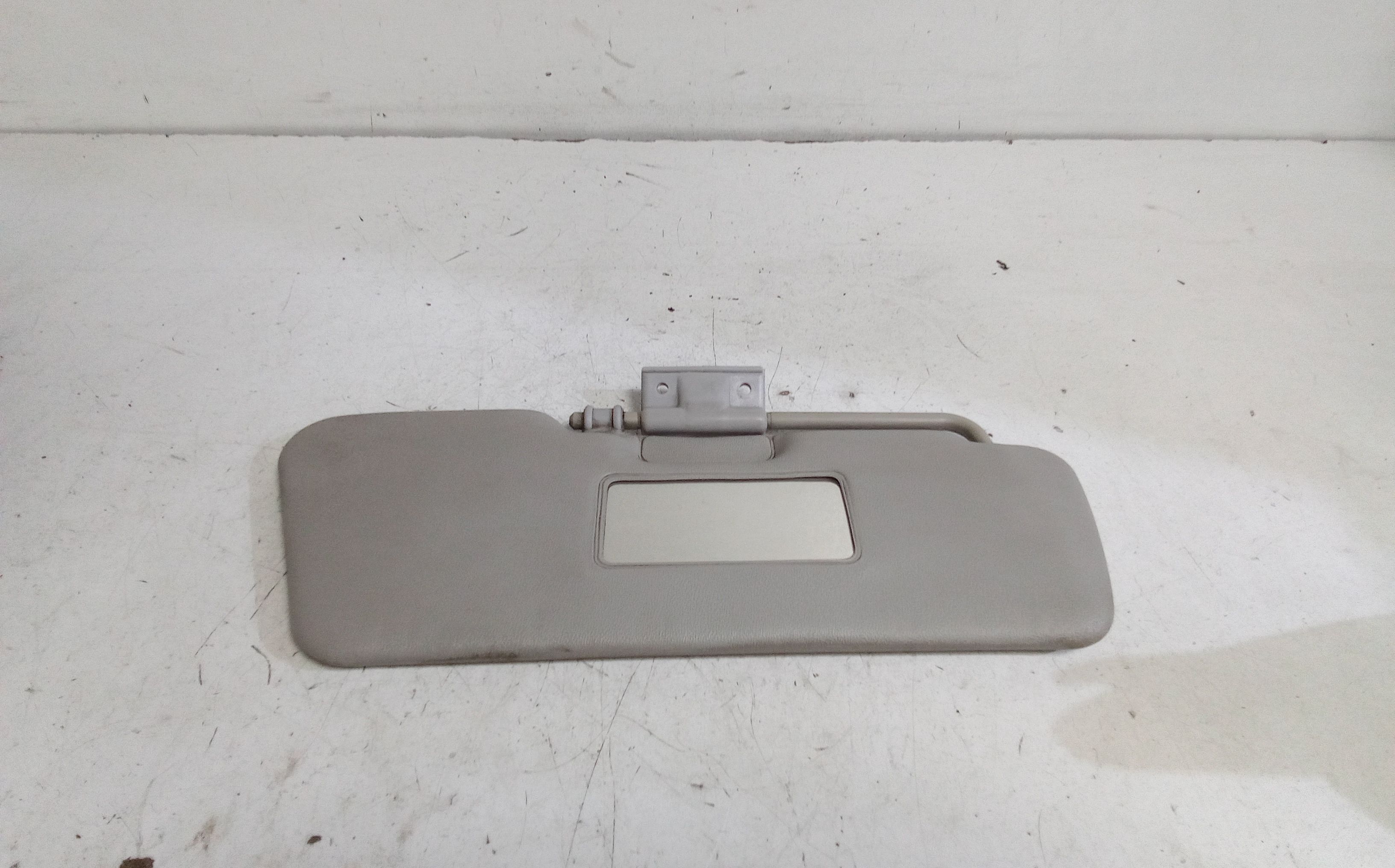 Aletta Parasole Parabrezza Destro 735244339 Usato