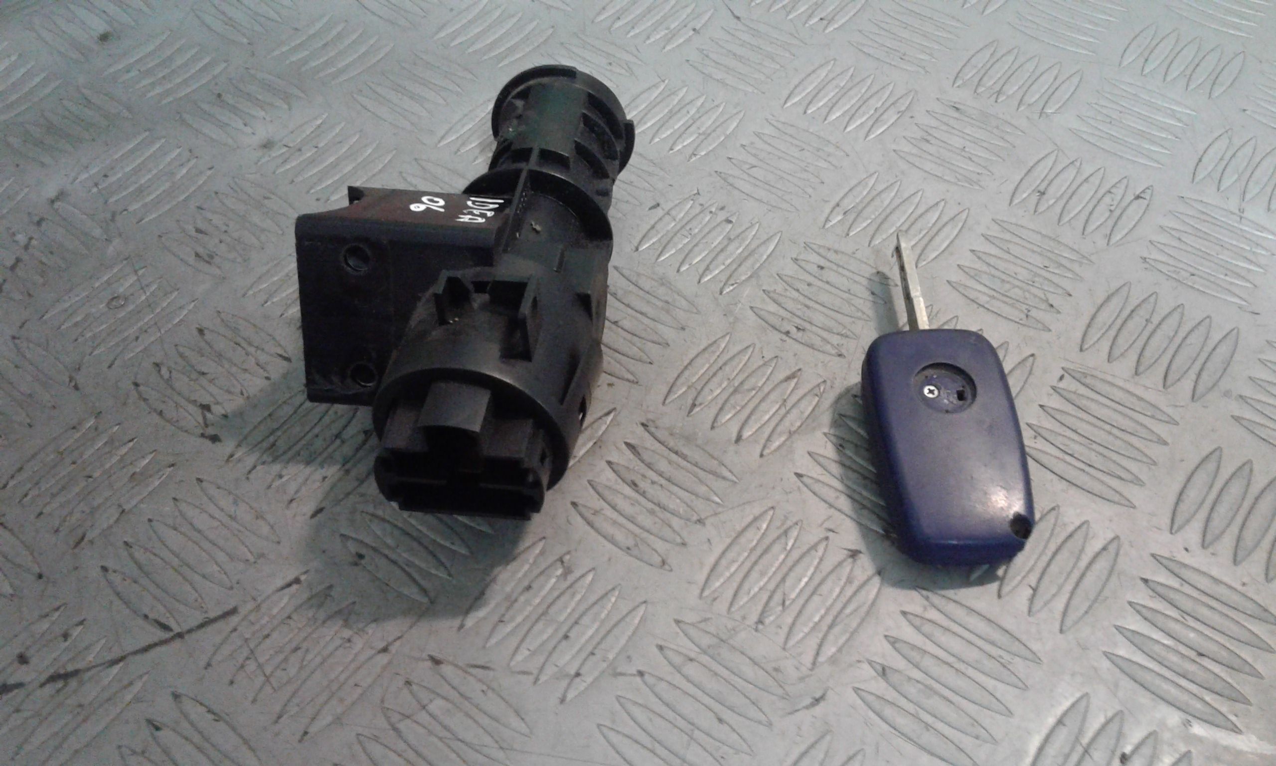 Commutatore Avviamento Con Cilindretti Serrature Usato