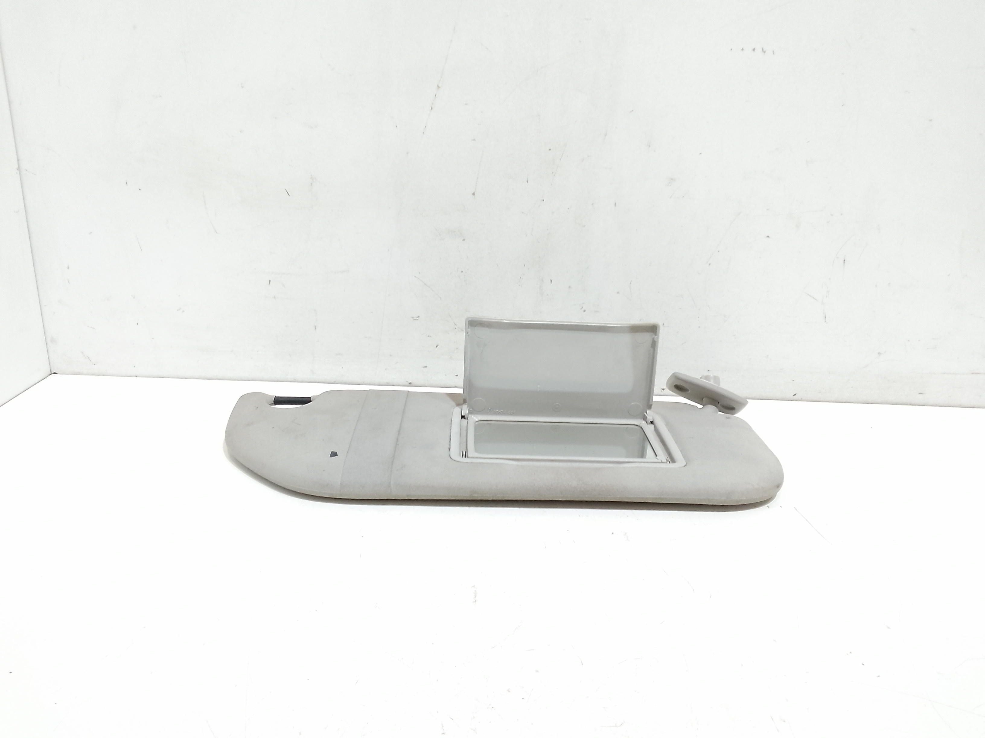 Aletta Parasole Parabrezza Destro 0474109010 Usato