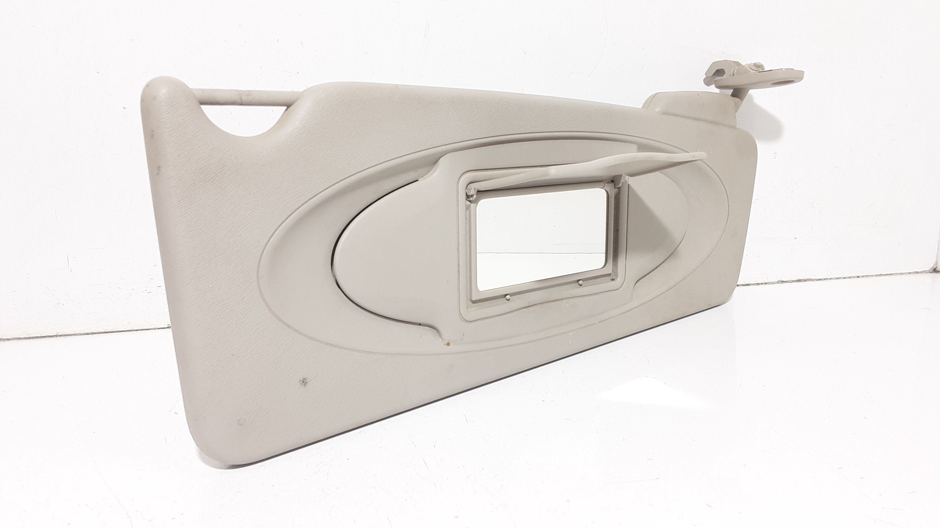 Aletta Parasole Parabrezza Destro 8200928803 Usato