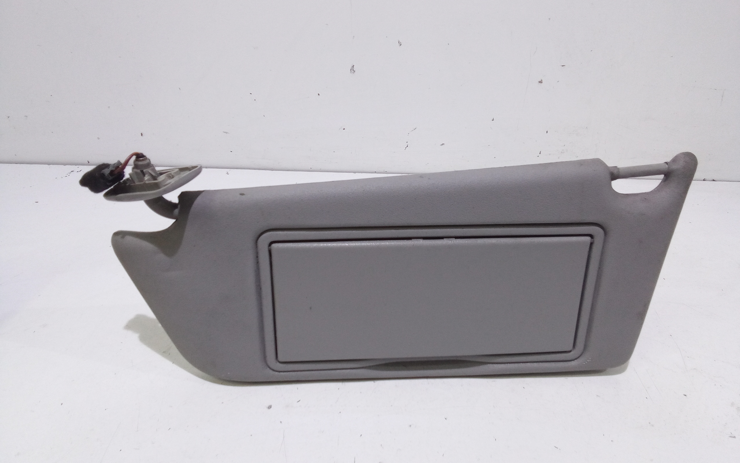 Aletta Parasole Parabrezza Sinistro 13113042 Usato