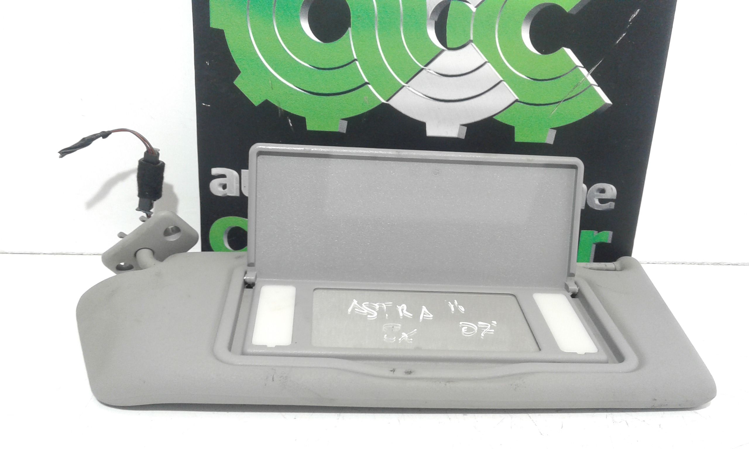 Aletta Parasole Parabrezza Sinistro 13113042 Usato