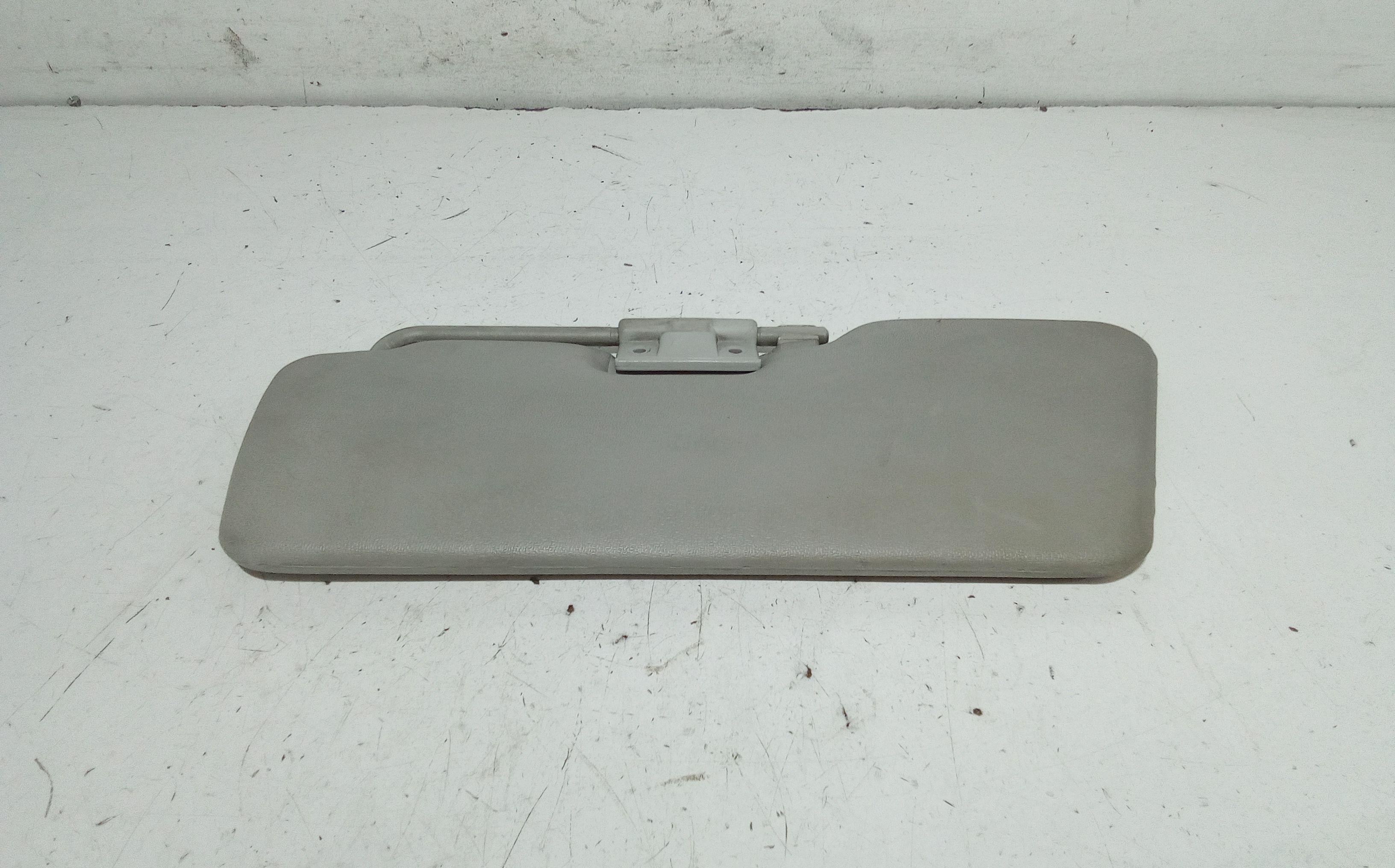 Aletta Parasole Parabrezza Destro 735244339 Usato