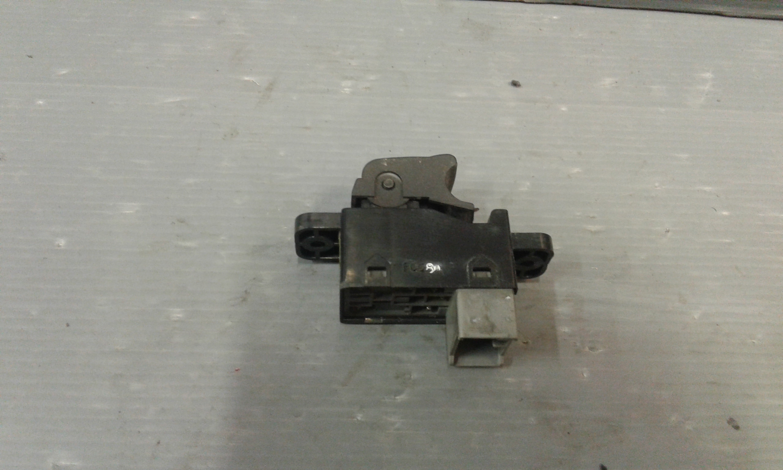 Interruttore Alzacristalli Porta Post. Sinistro 8584009000HCC Usato