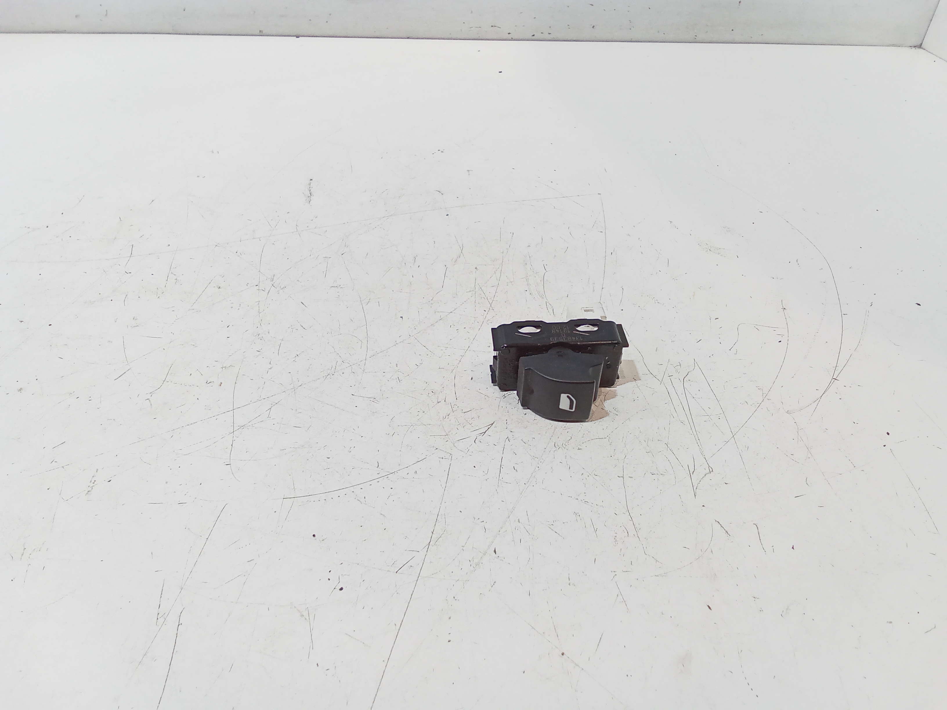 Interruttore Alzacristalli Porta Ant. Destro Usato