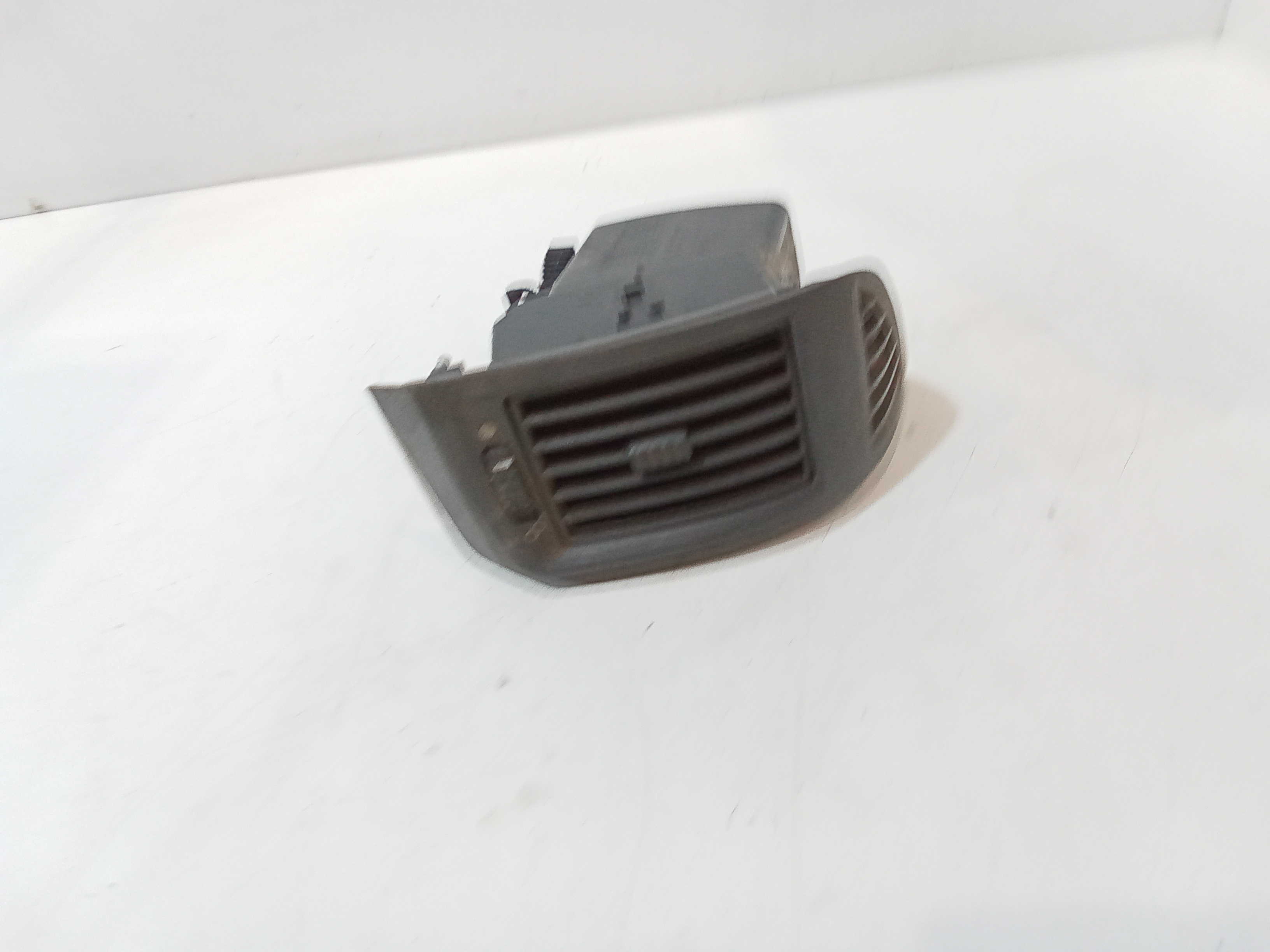 Condotto Aria Bocchette Lat. Cruscotto Destro 1342073080 Usato