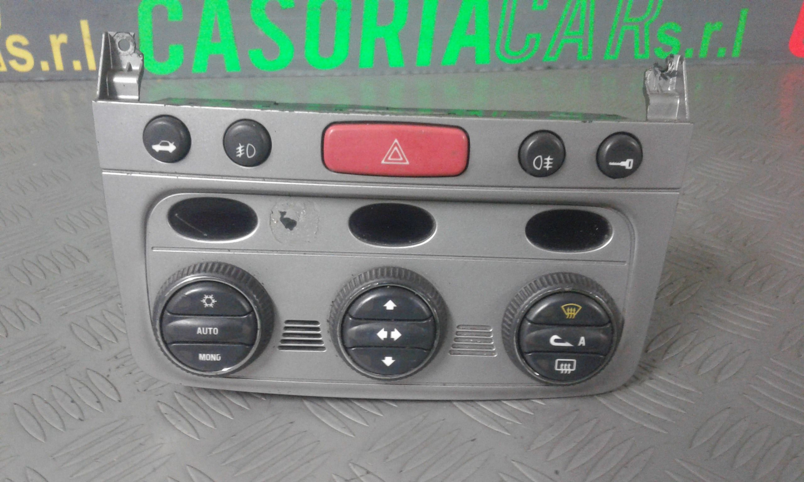 Blocco Comando Climatizzazione 156051369 Usato