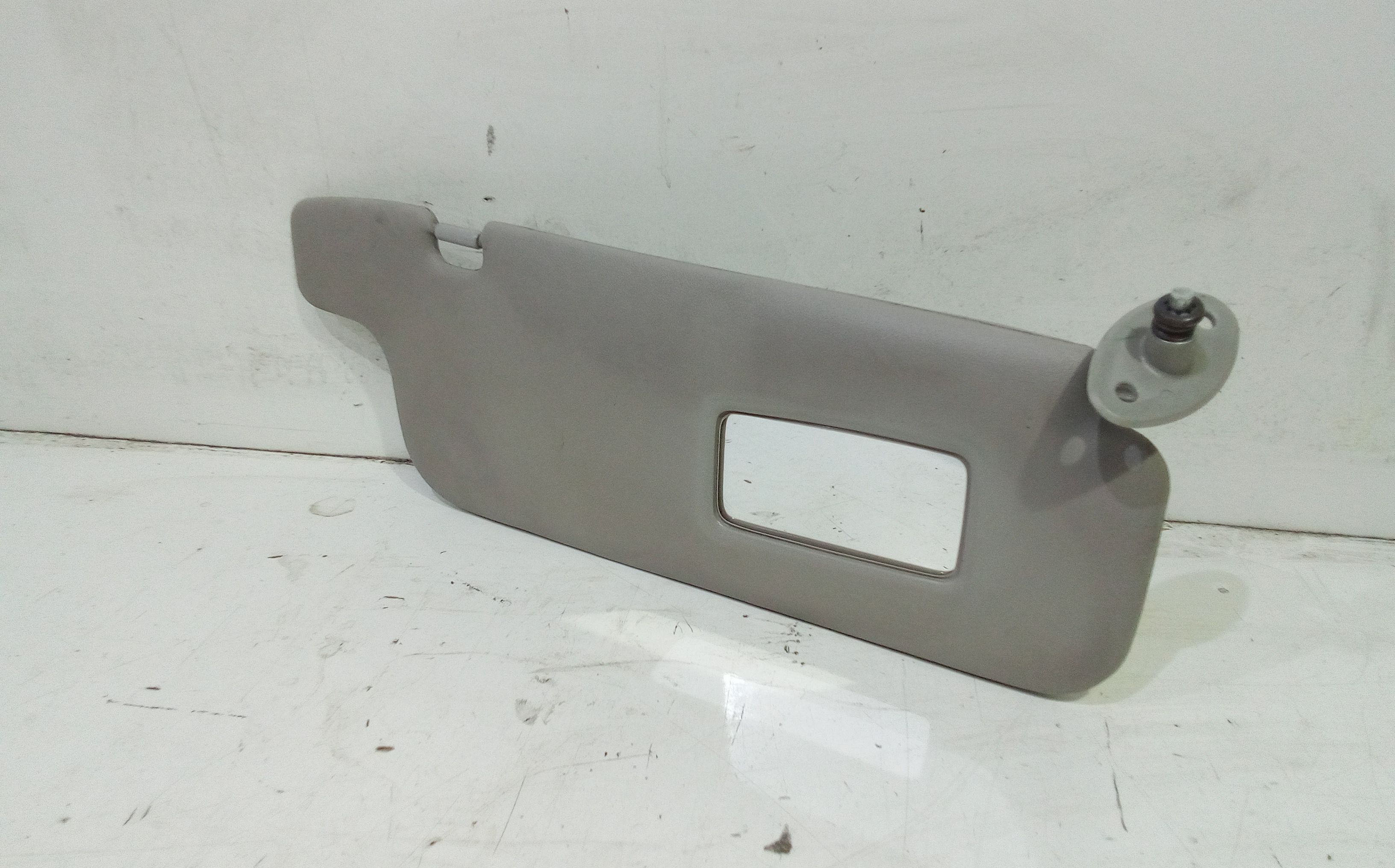 Aletta Parasole Parabrezza Destro 7431052041B0 Usato