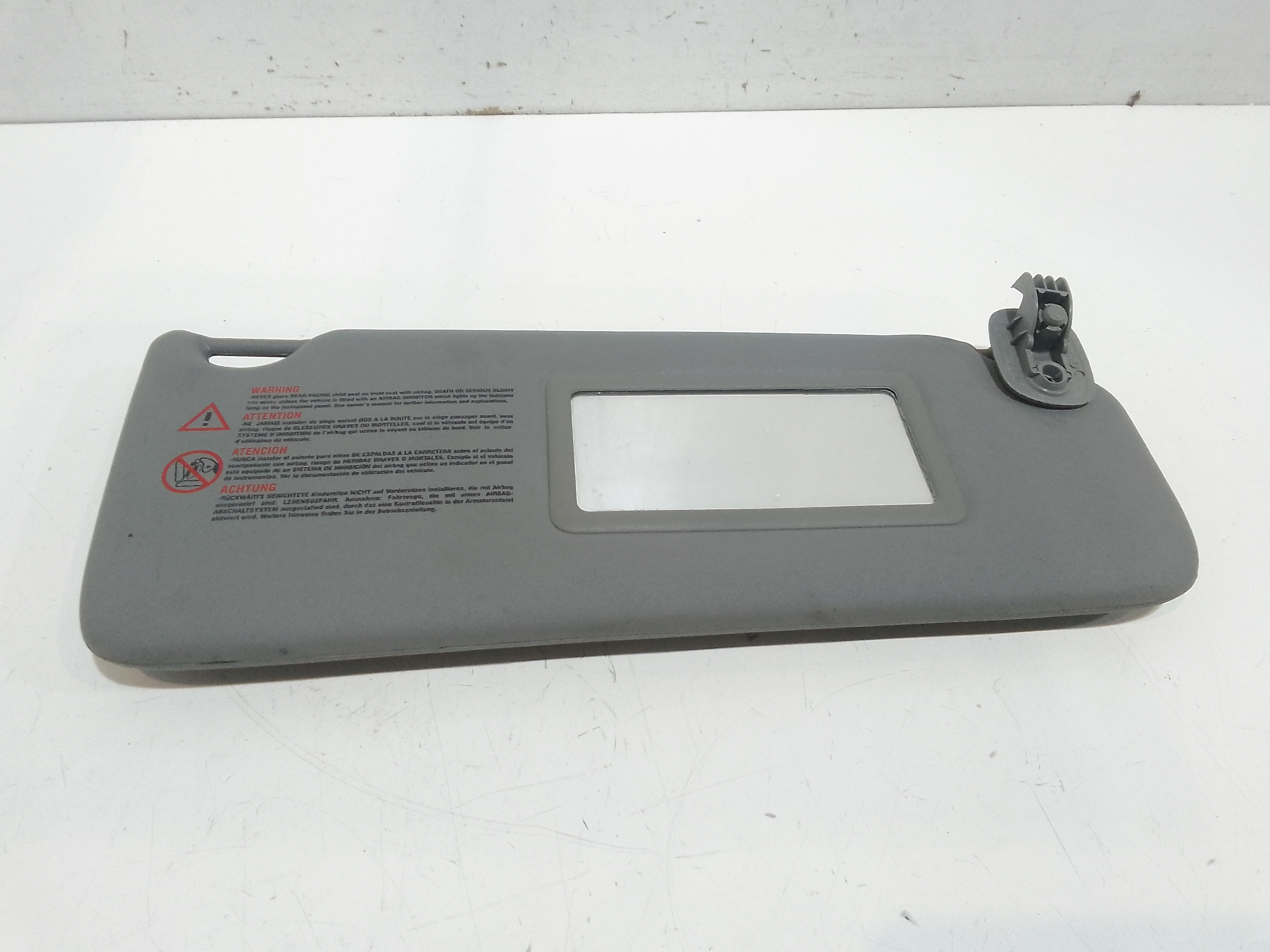 Aletta Parasole Parabrezza Destro 8200294229 Usato