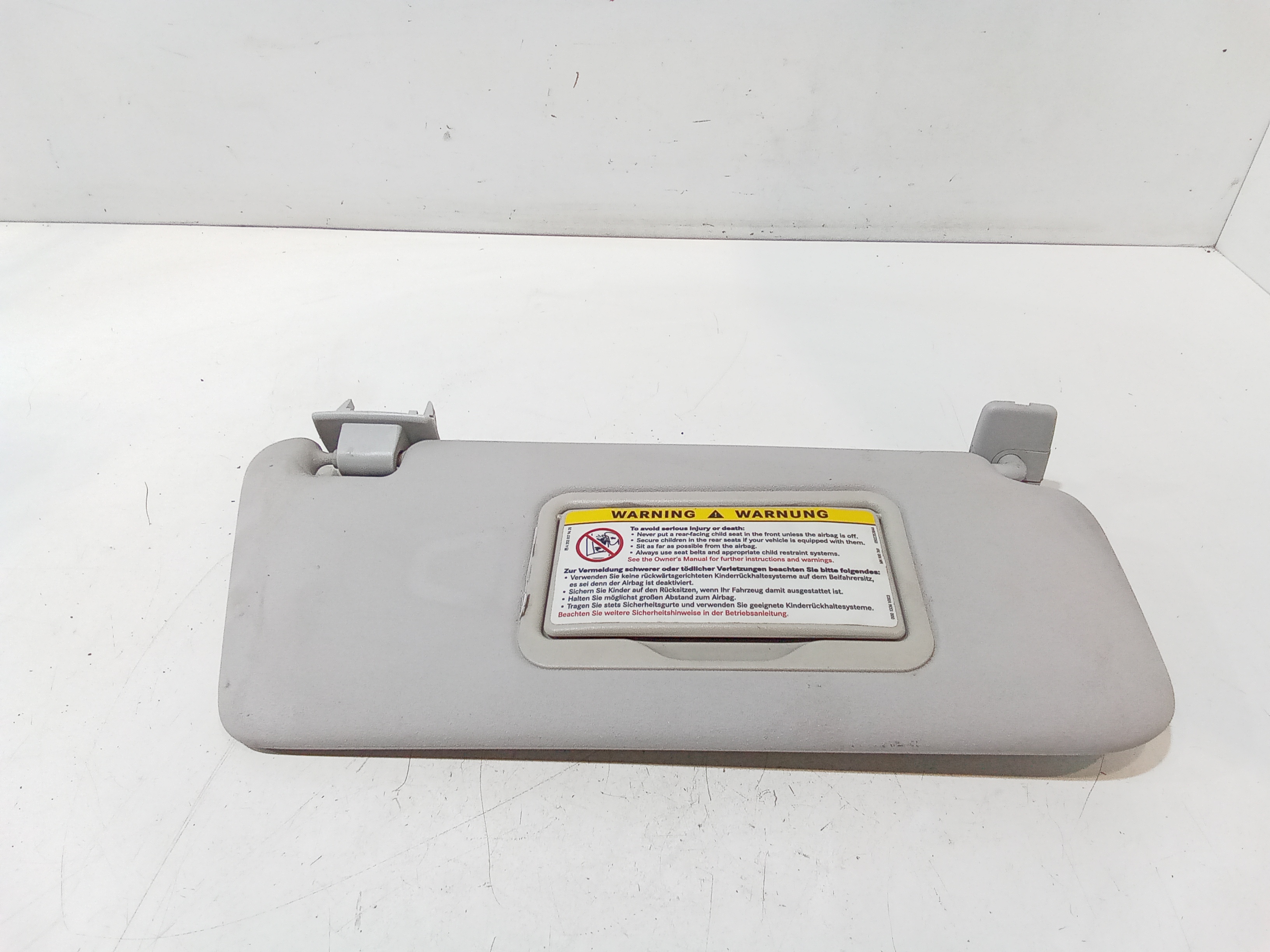 Aletta Parasole Parabrezza Destro A16981002107H48 Usato